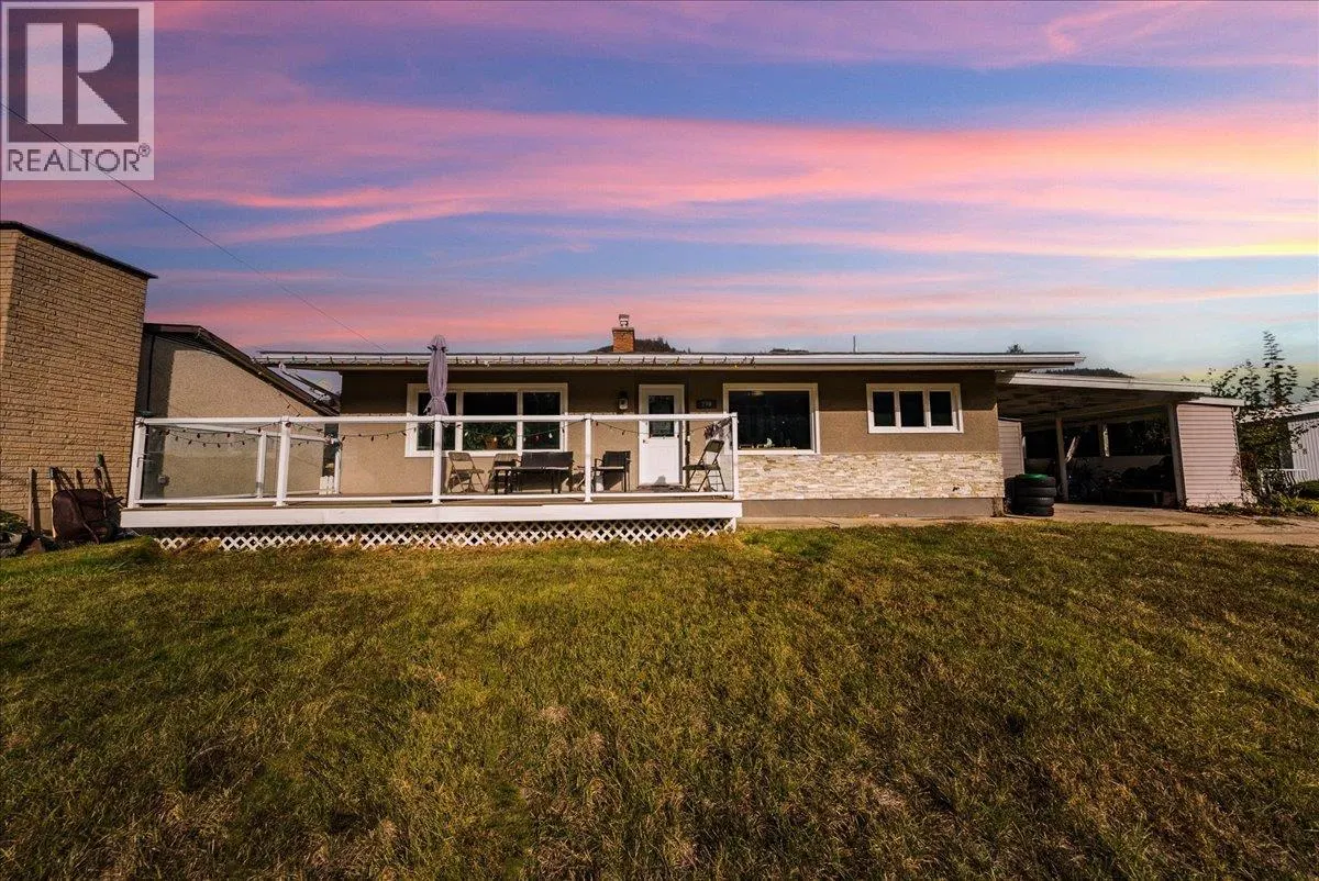 Photo 2 of 37 at 290 8TH Avenue