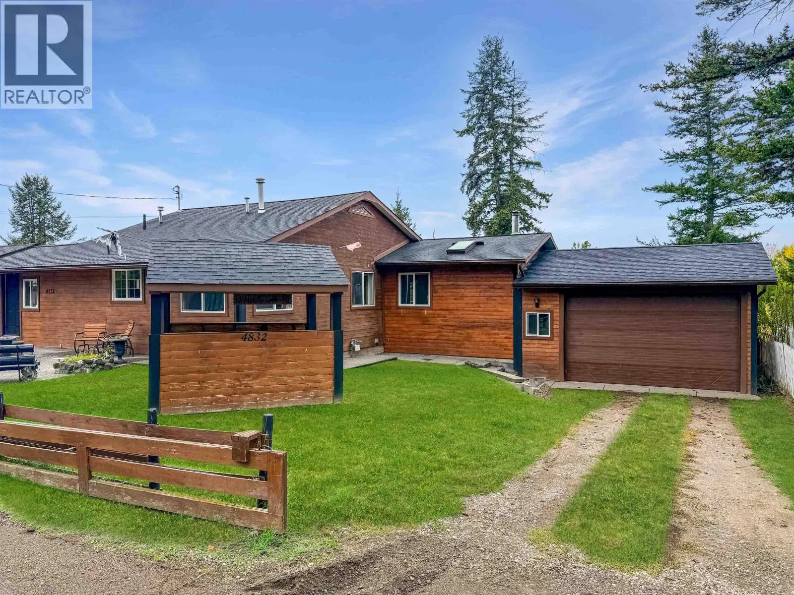 Photo 3 of 40 at 4832 CLARKE Avenue
