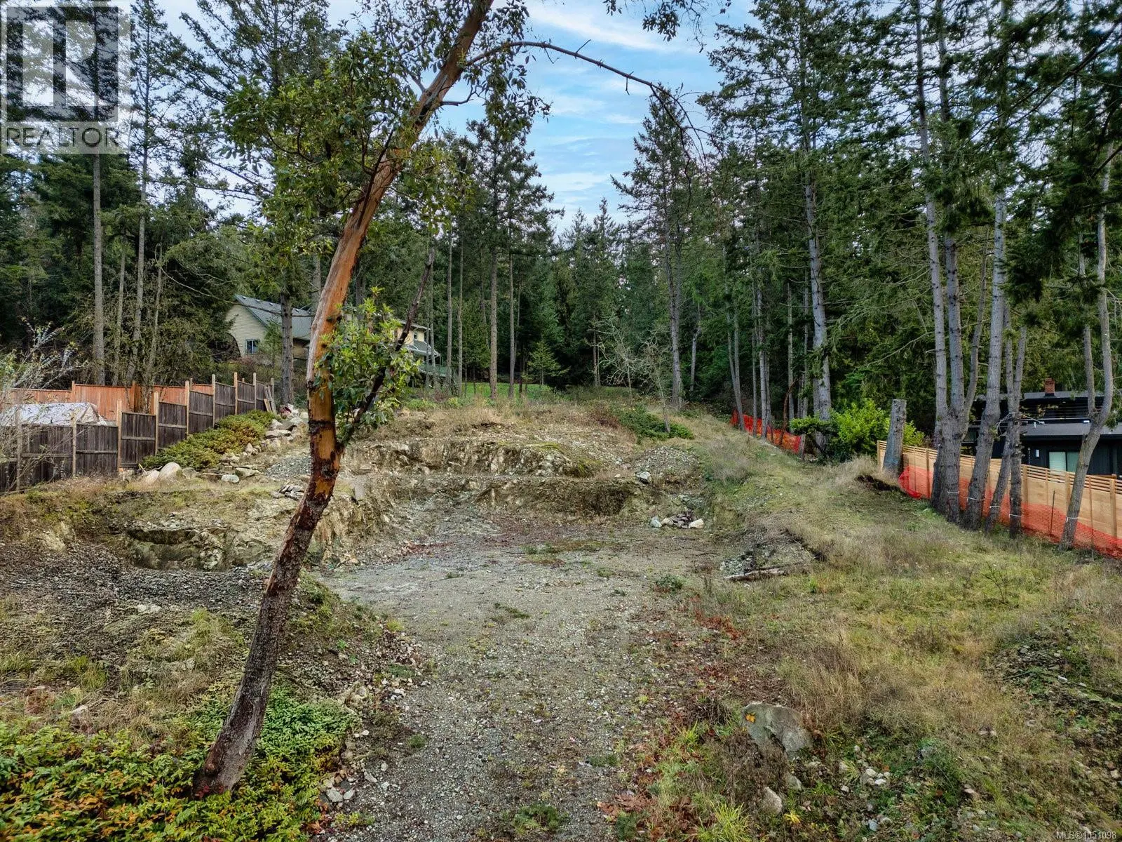Photo 3 of 15 at 1850 Swartz Bay Road
