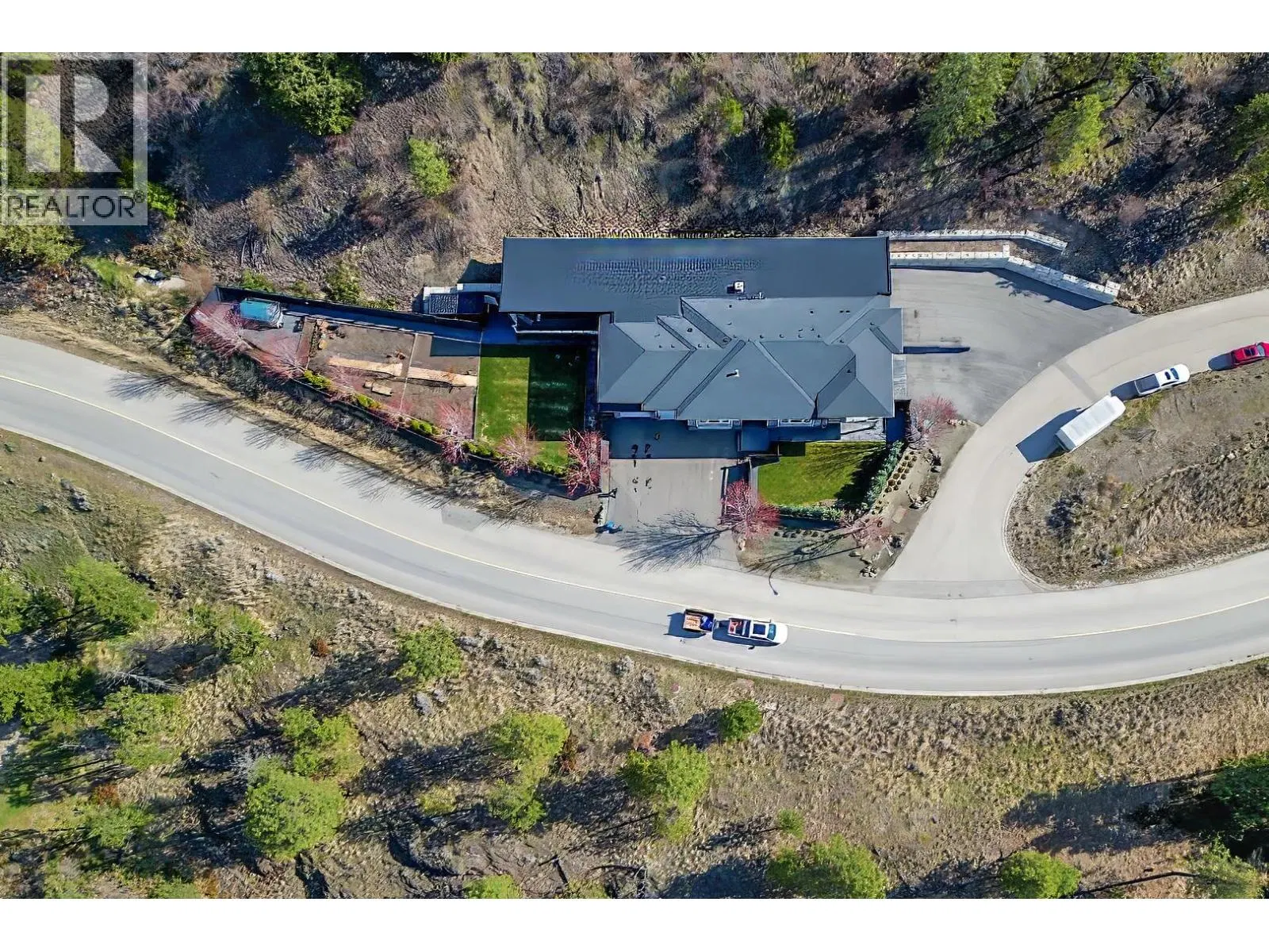Photo 4 of 76 at 2875 Shayler Road