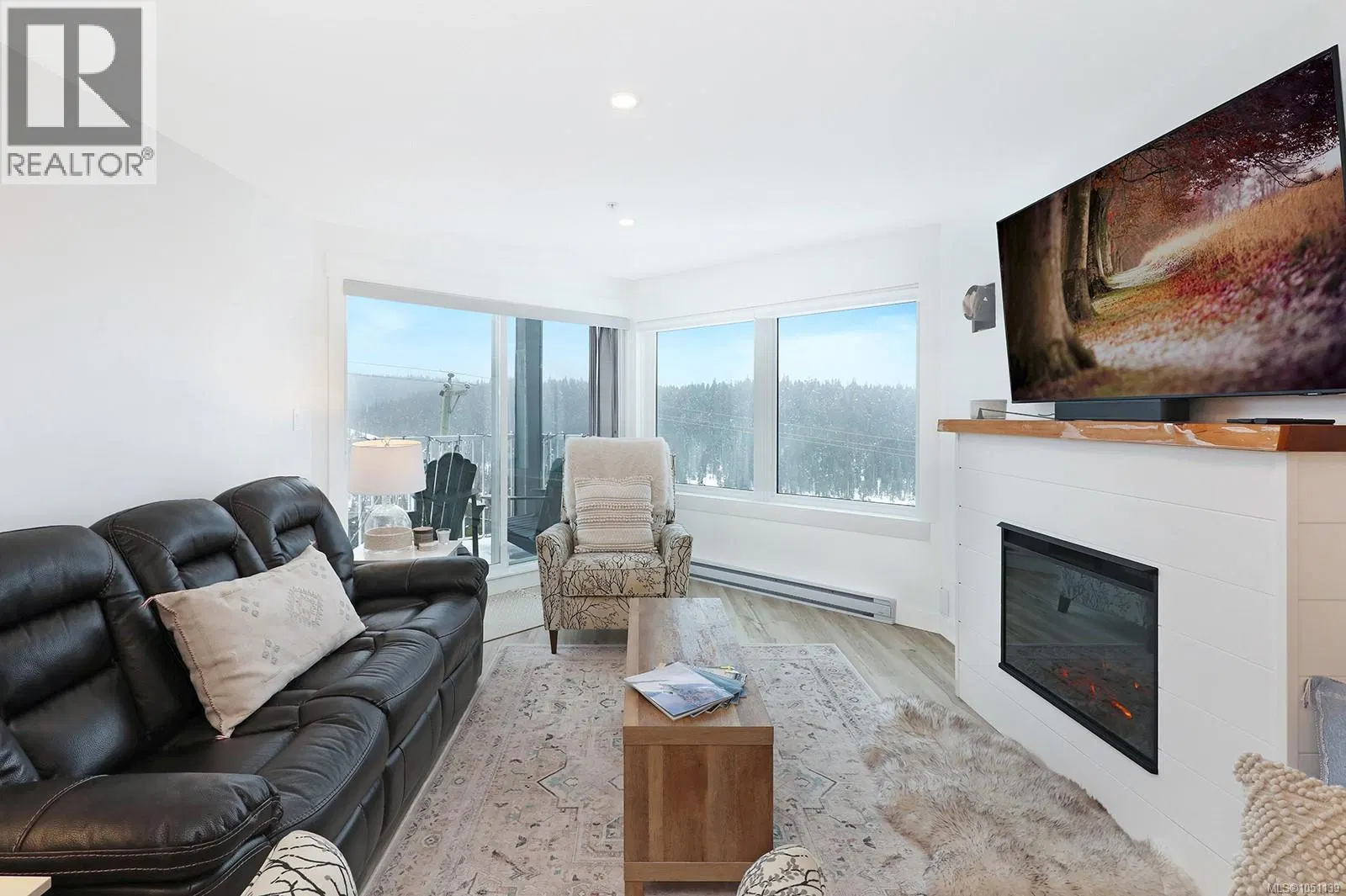 Photo 4 of 37 at #212 – 1320 Henry Road