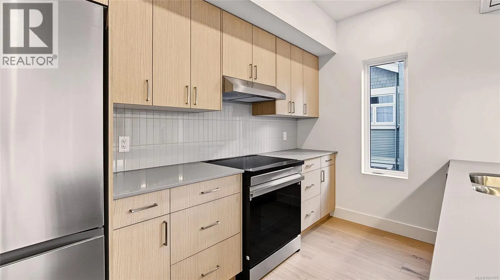 Photo 5 of 21 at #4 – 1721 Adanac Street