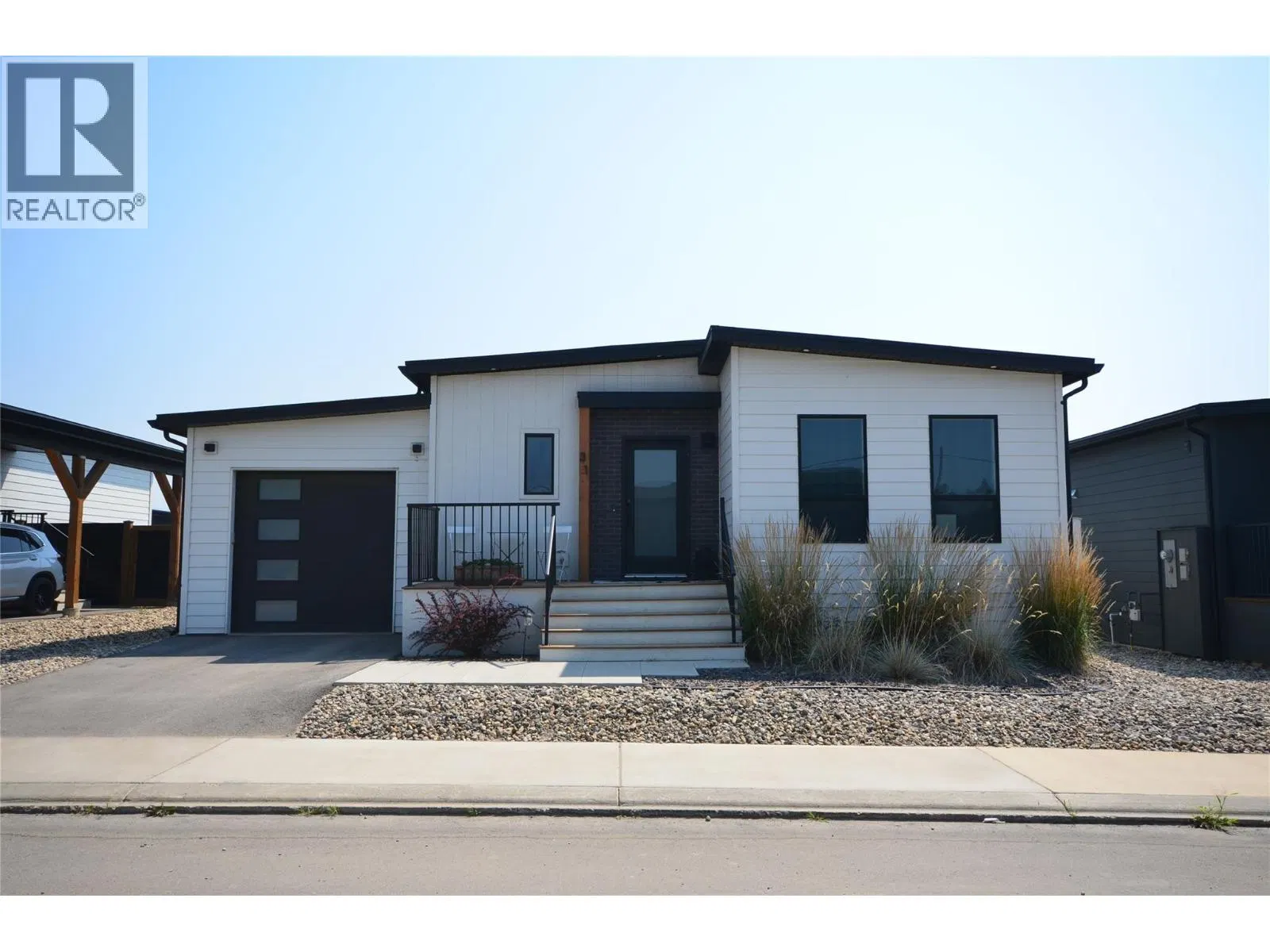 Photo 3 of 13 at #203 – 12204 Westside Road