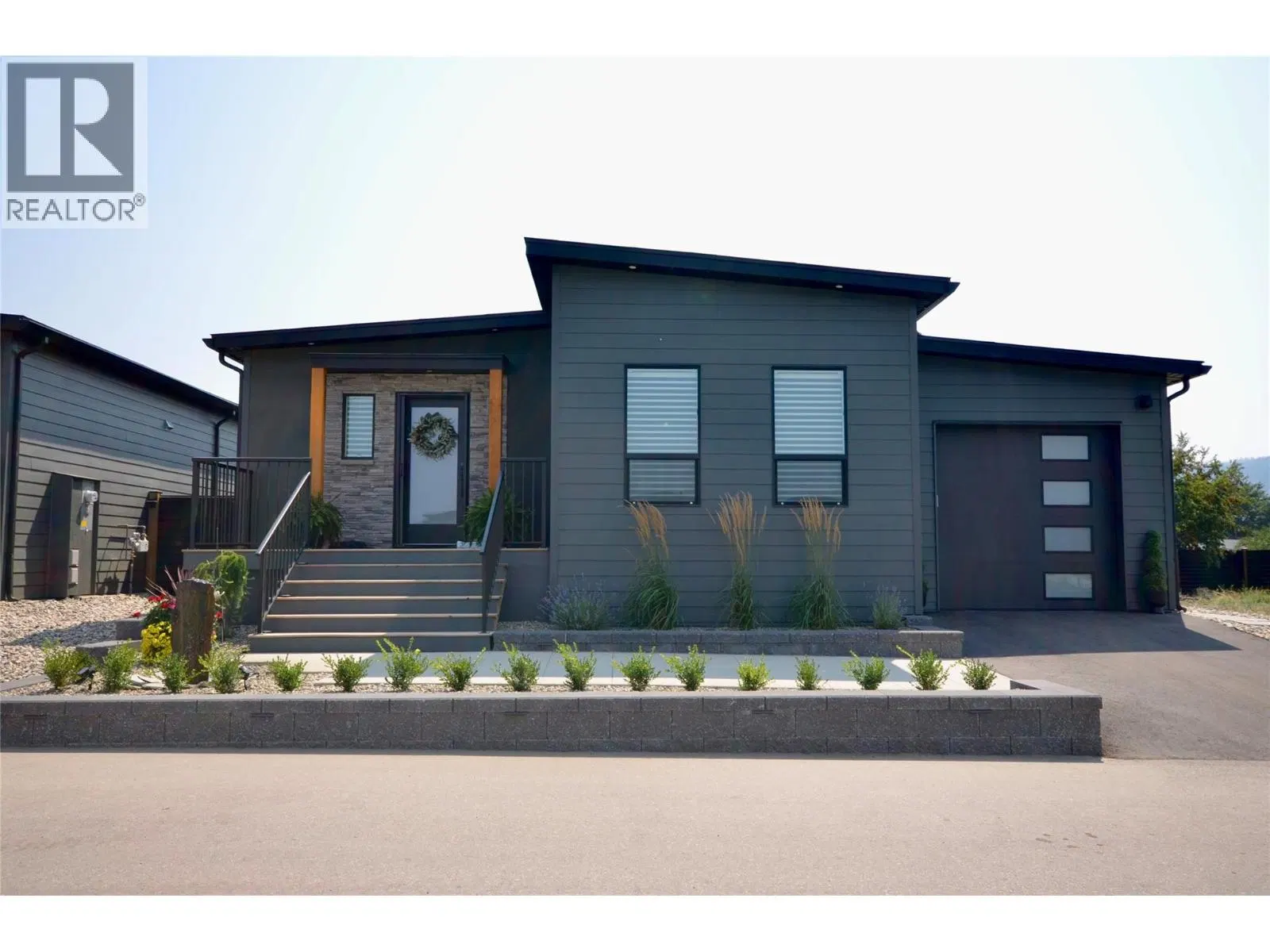 Photo 5 of 13 at #203 – 12204 Westside Road