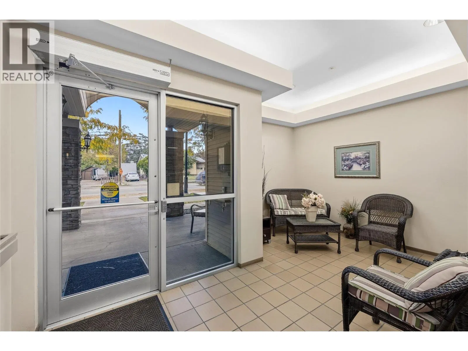Photo 3 of 41 at #208 – 250 Dougall Road