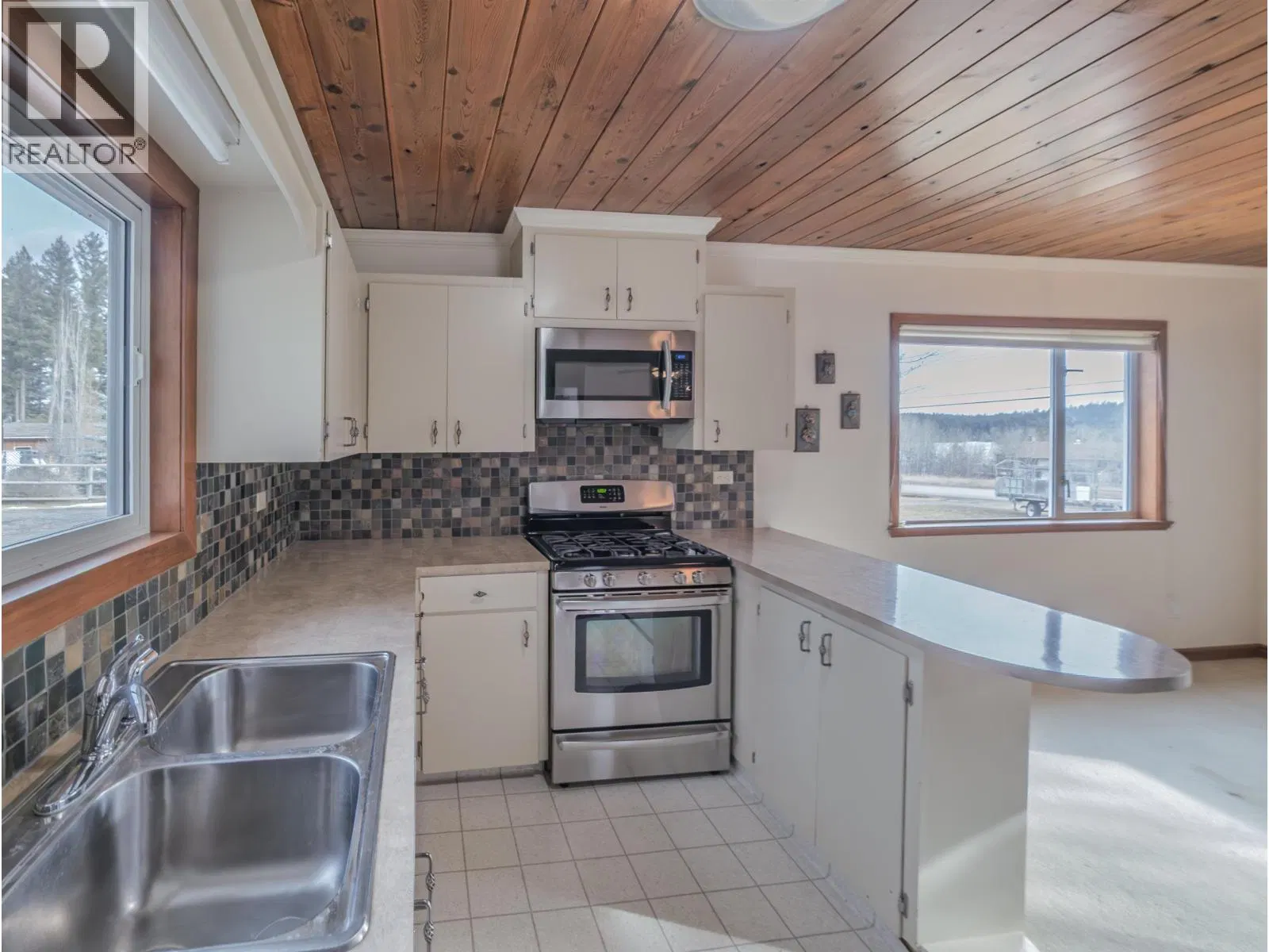 Photo 3 of 30 at 4734 KITWANGA Drive