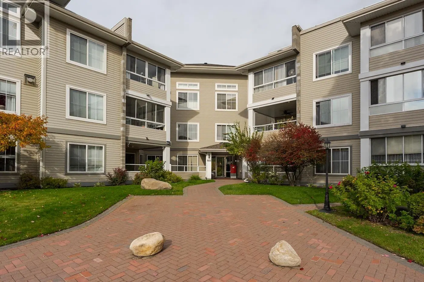 #109 – 2055 INGLEDEW Street