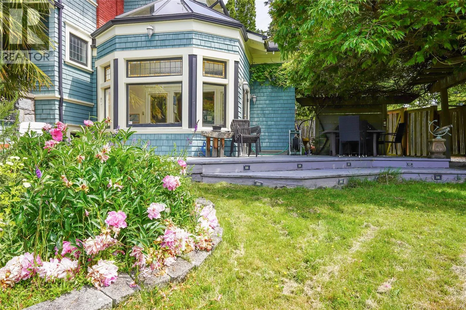 Photo 2 of 69 at 1377 Rockland Avenue
