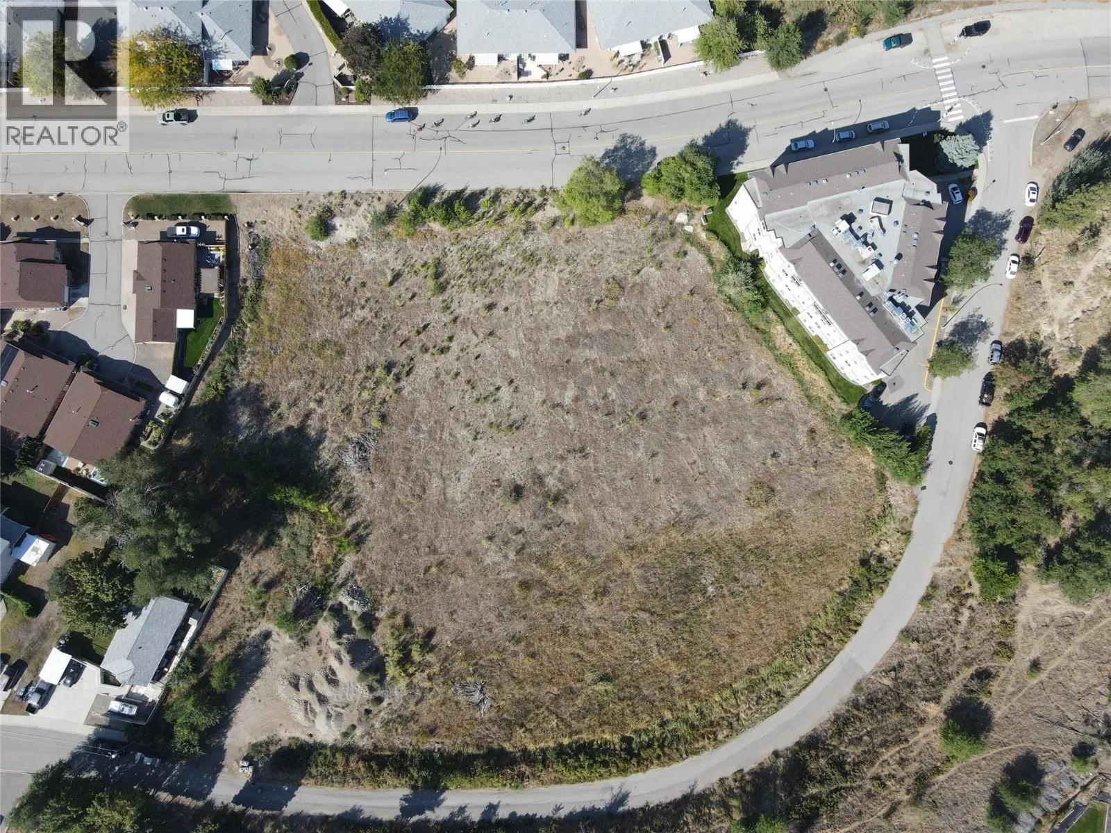 Photo 4 of 8 at 437 SALAMANDER Avenue