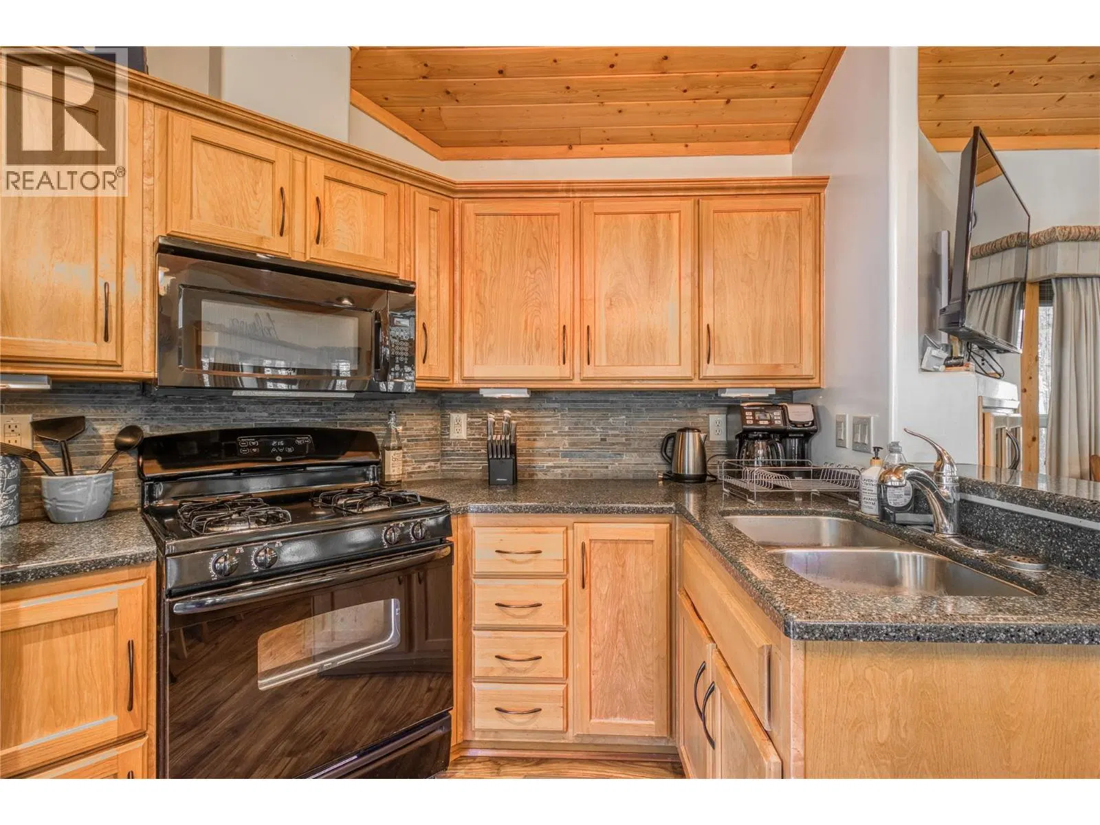 Photo 2 of 41 at #39 – 4835 Paradise Valley Drive
