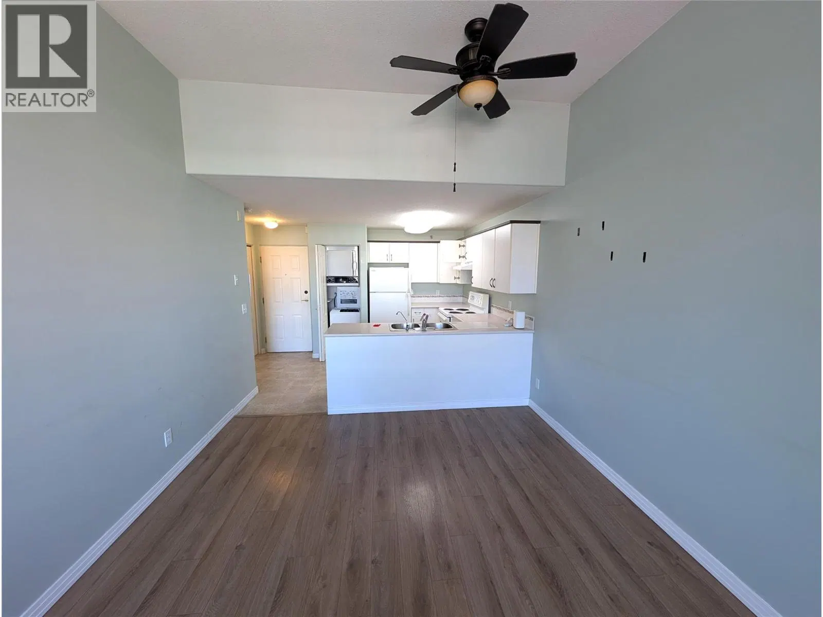 Photo 2 of 15 at #411 – 554 Seymour Street