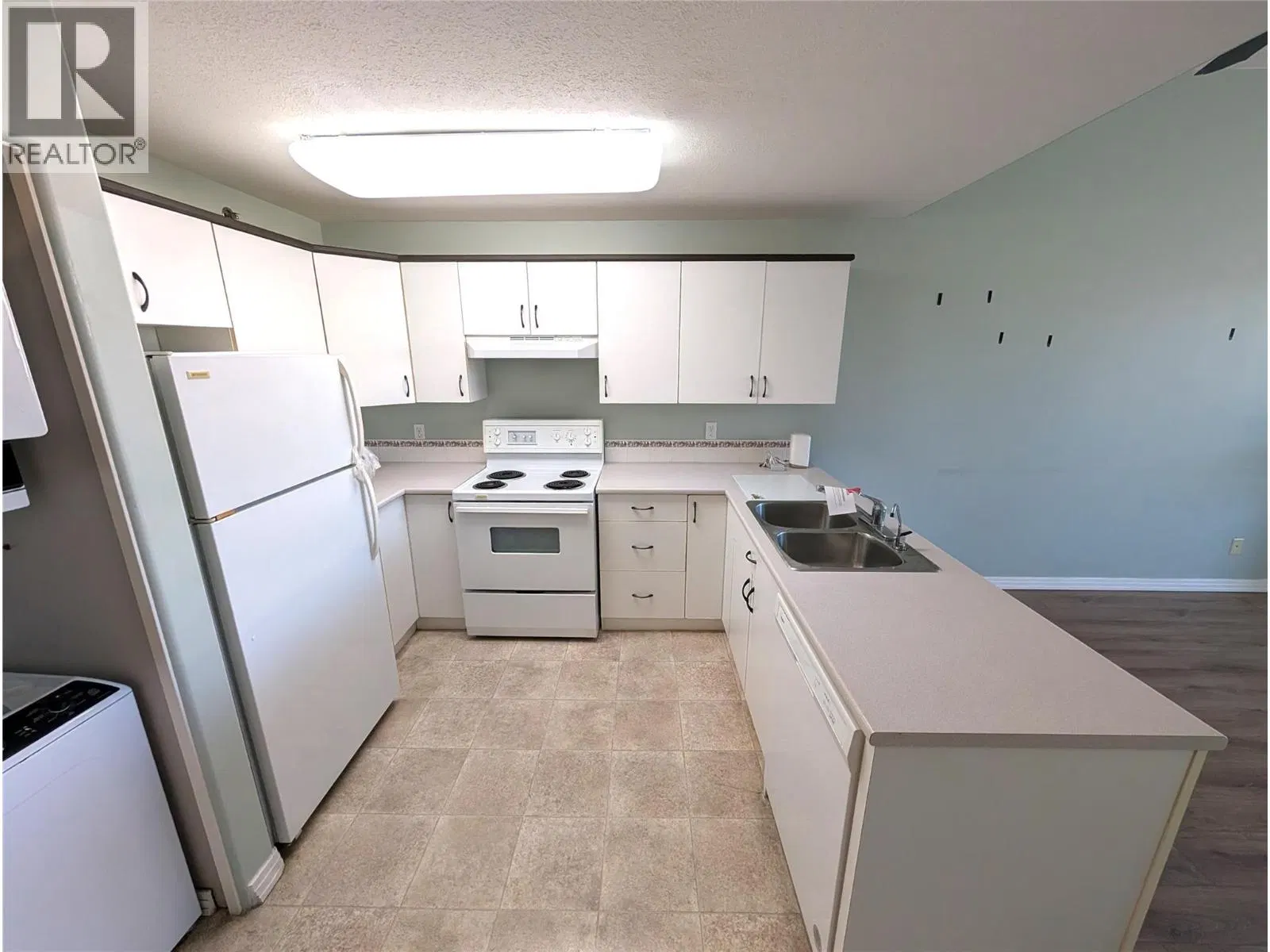 Photo 3 of 15 at #411 – 554 Seymour Street