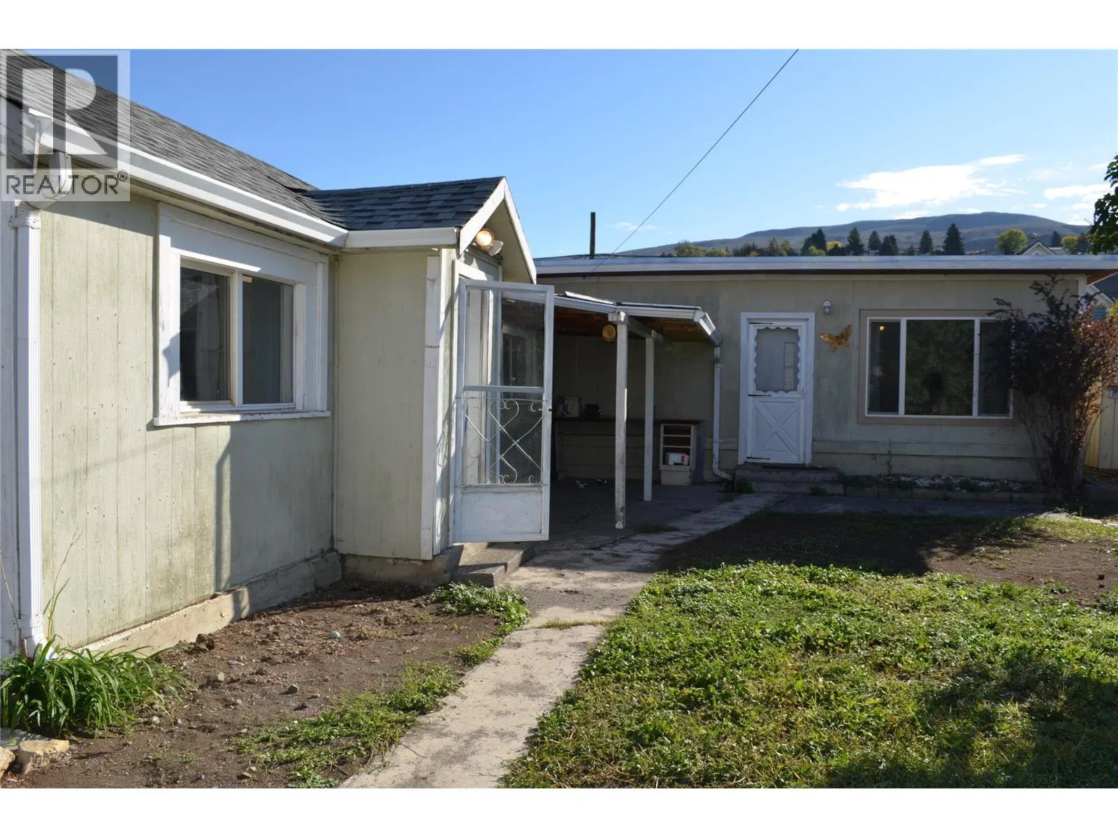 Photo 2 of 18 at 310 Bancroft Street