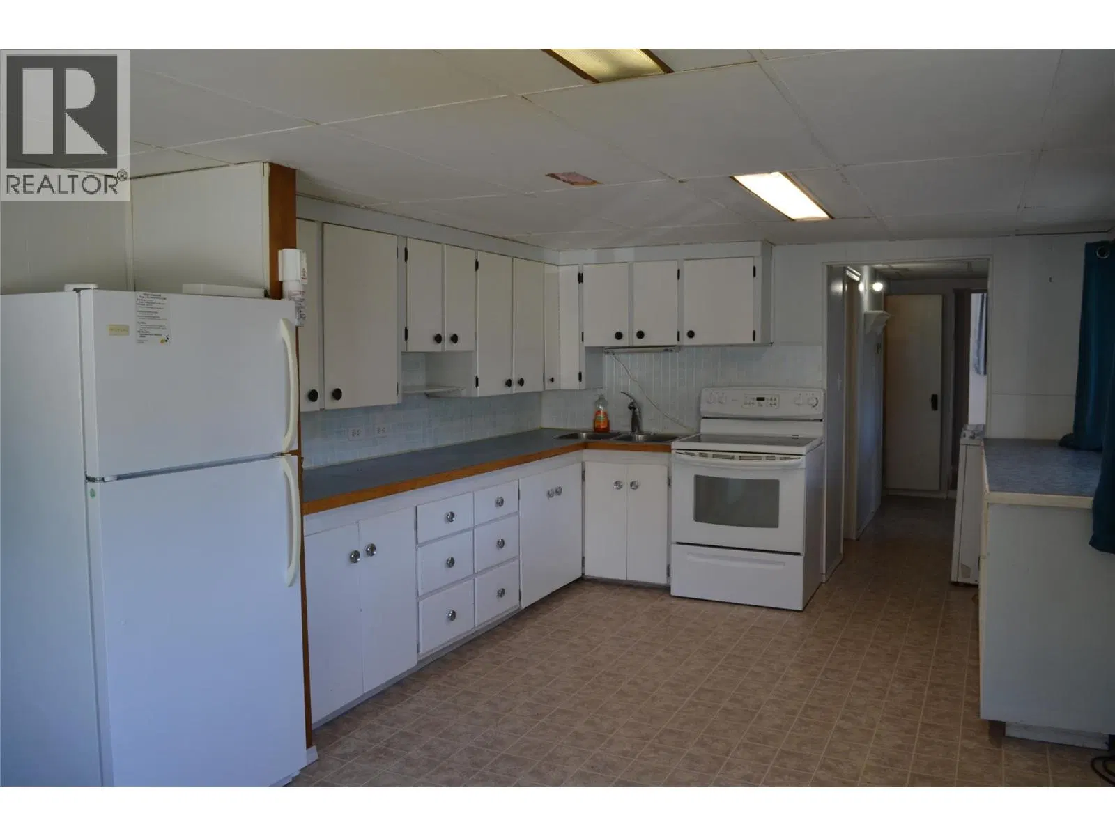 Photo 4 of 18 at 310 Bancroft Street