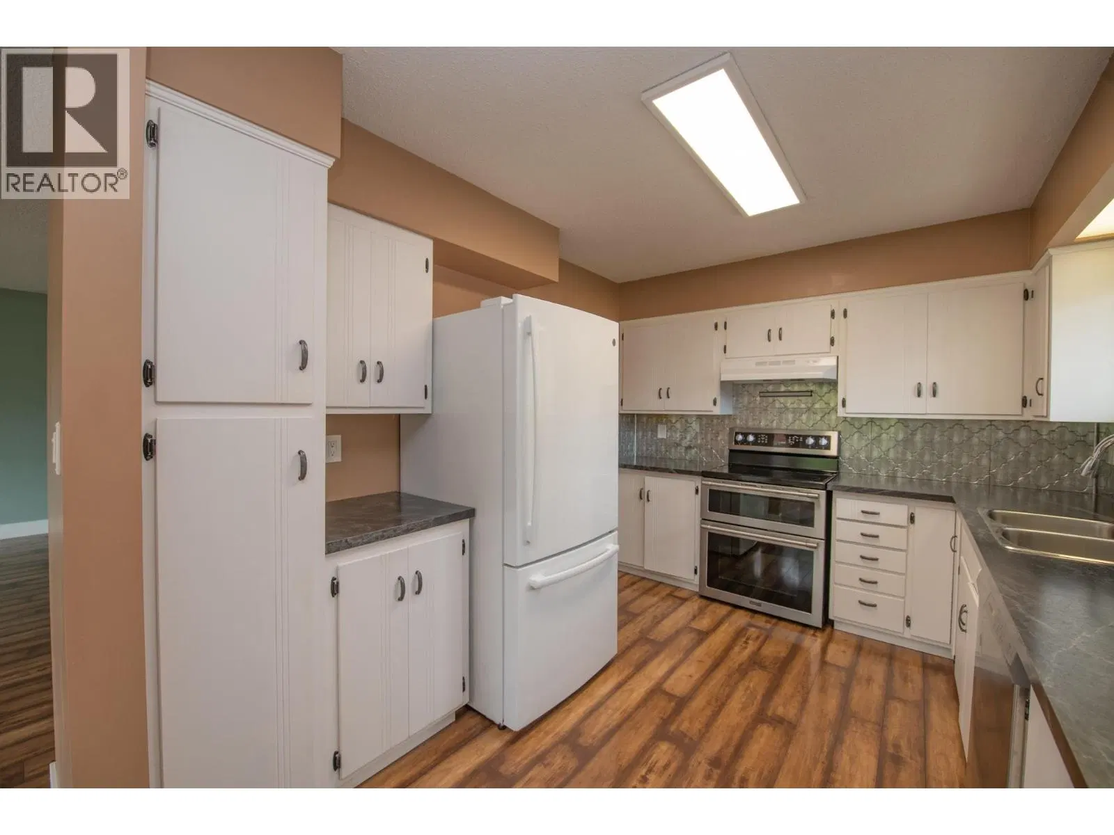 Photo 3 of 78 at 2855 Burns Avenue