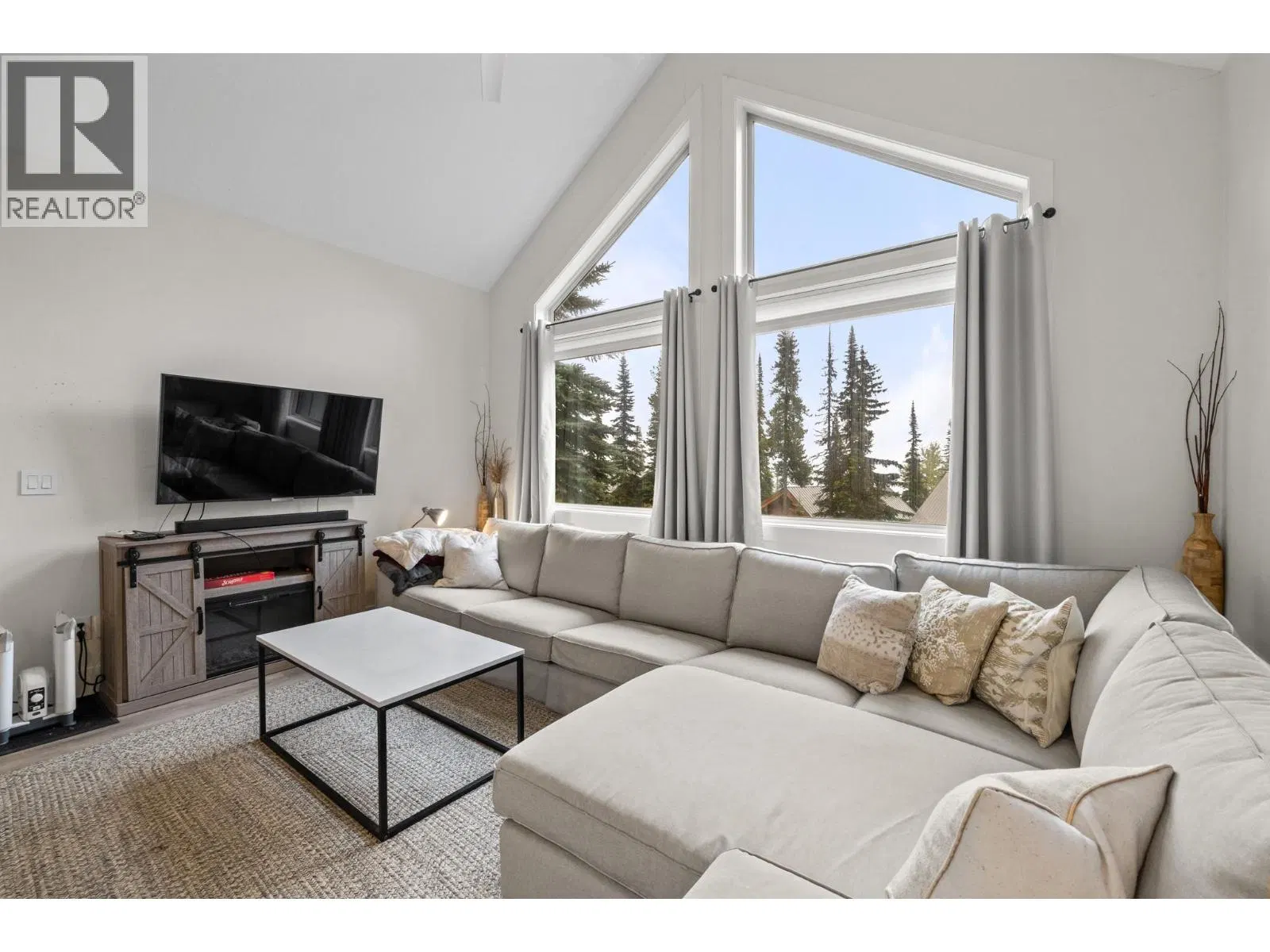 Photo 5 of 19 at #116C – 5977 Snow Pines Crescent