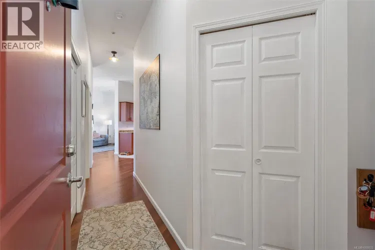 Photo 4 of 29 at #410 – 663 Goldstream Avenue