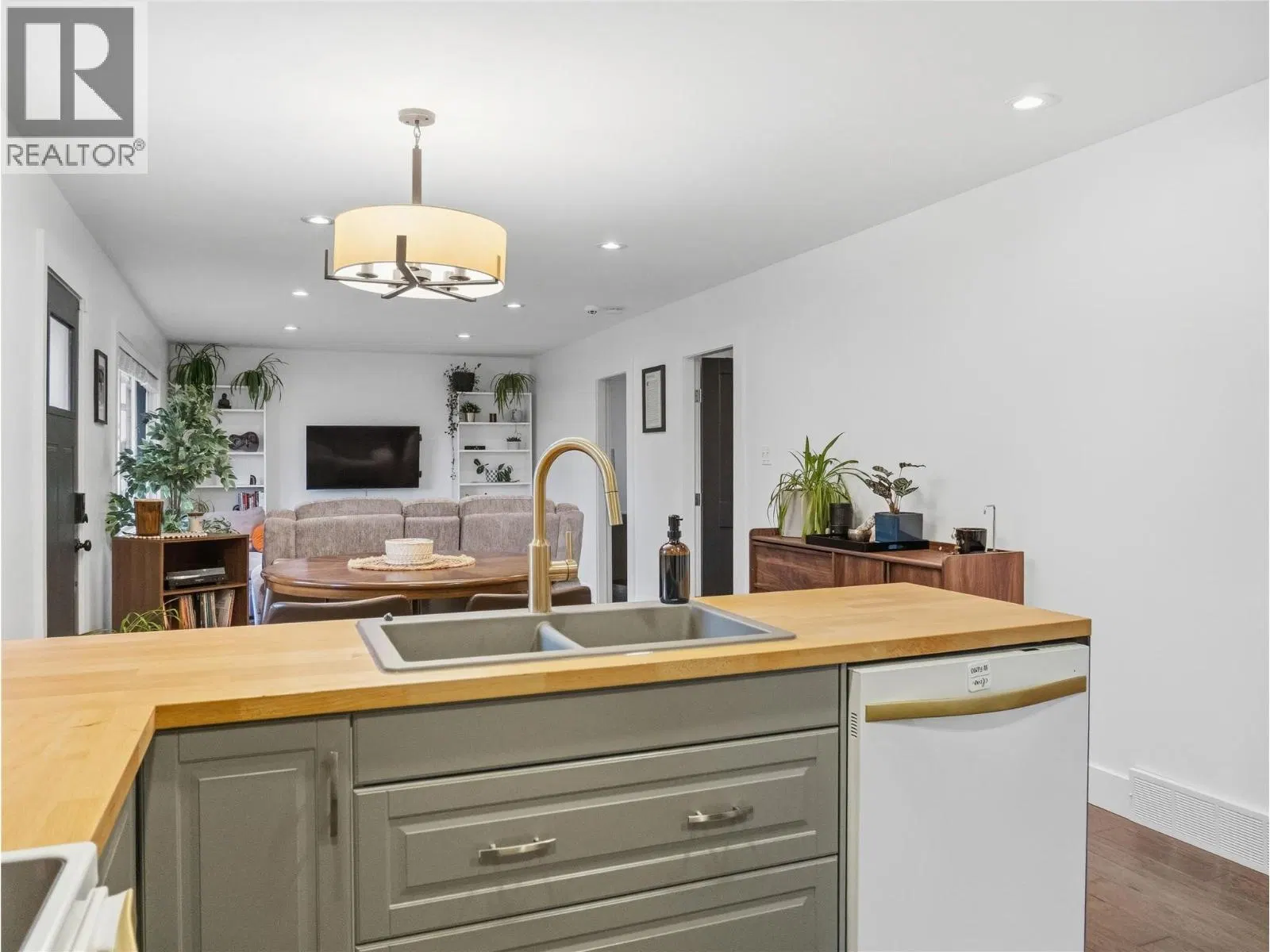 Photo 5 of 36 at 1537 115 Avenue