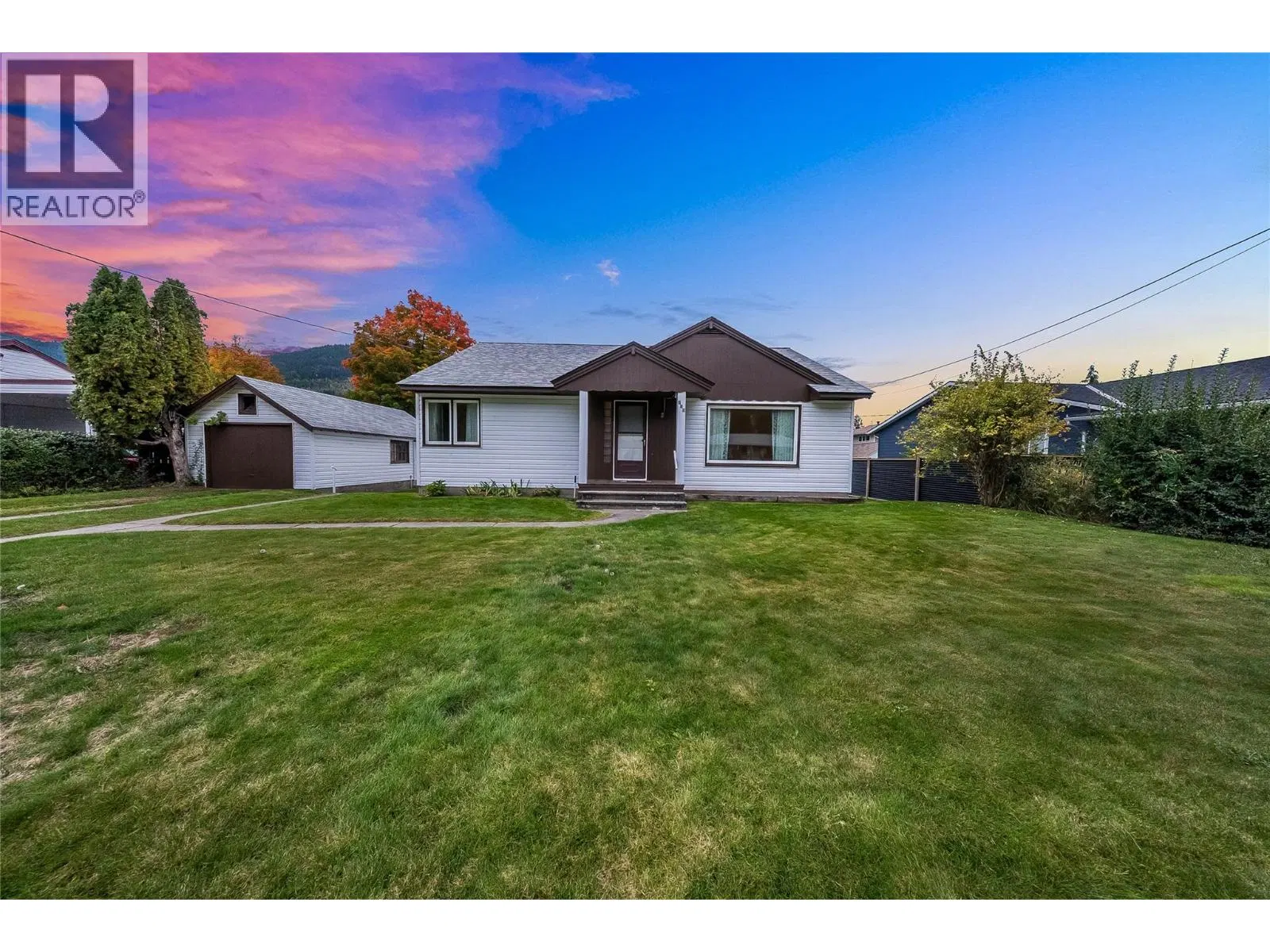 Photo 3 of 47 at 735 10th Avenue
