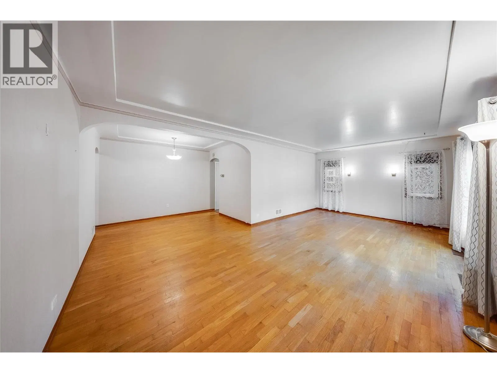 Photo 4 of 47 at 735 10th Avenue