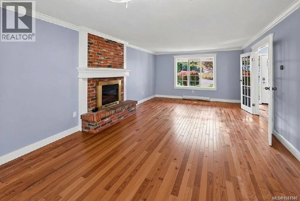 Photo 4 of 52 at 3961 Reynolds Court