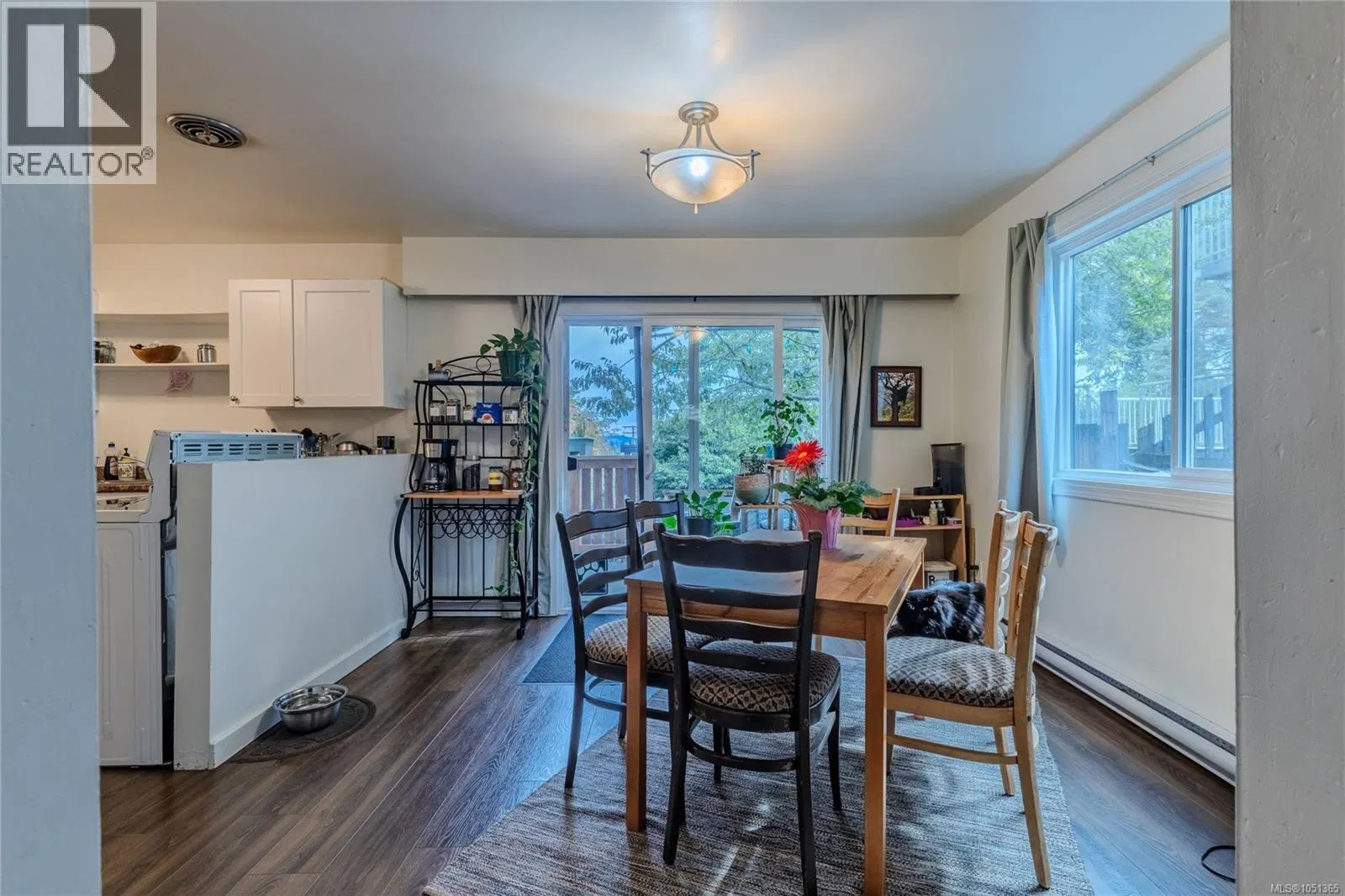 Photo 4 of 52 at 832 Holly Hill Road