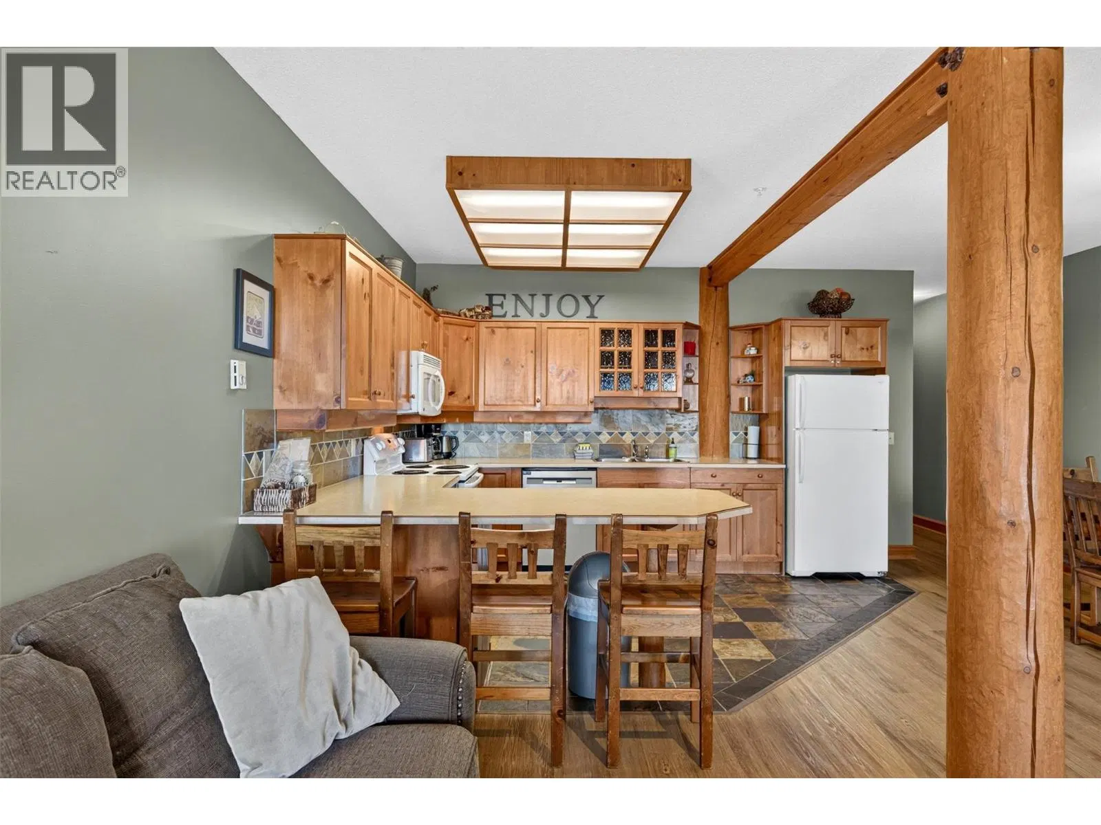 Photo 4 of 26 at A – 5873 Snow Pines Crescent