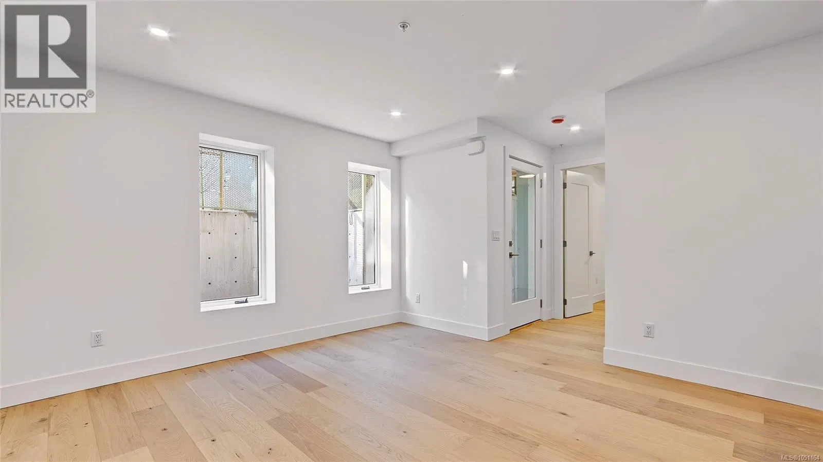 Photo 2 of 24 at #3 – 1721 Adanac Street