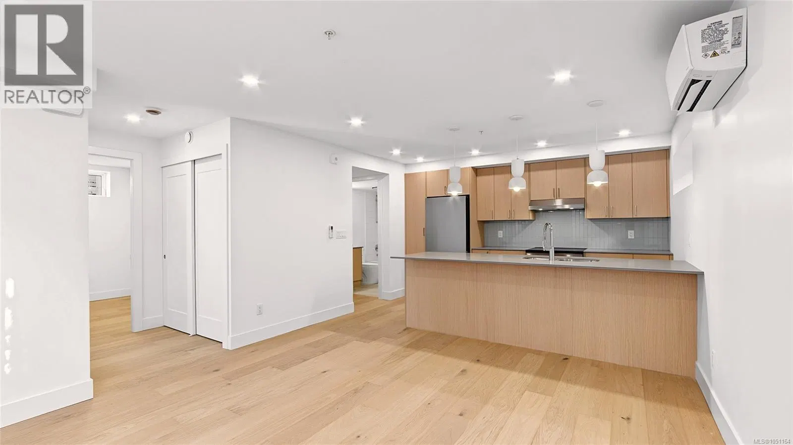 Photo 3 of 24 at #3 – 1721 Adanac Street