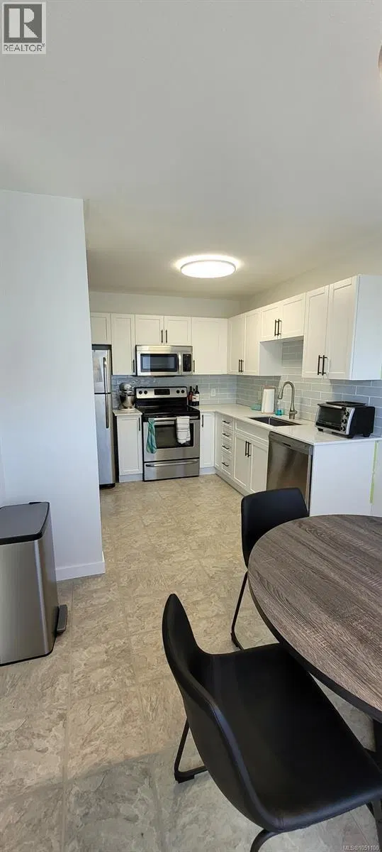 Photo 4 of 14 at #84 – 717 Aspen Road