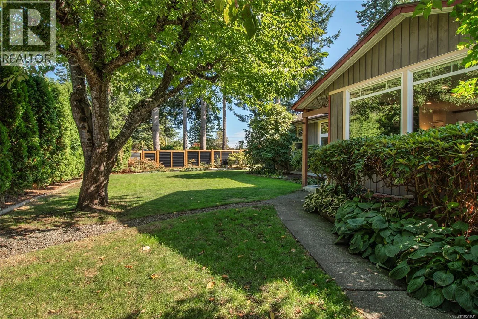 Photo 3 of 55 at 1861 Carlyle Crescent