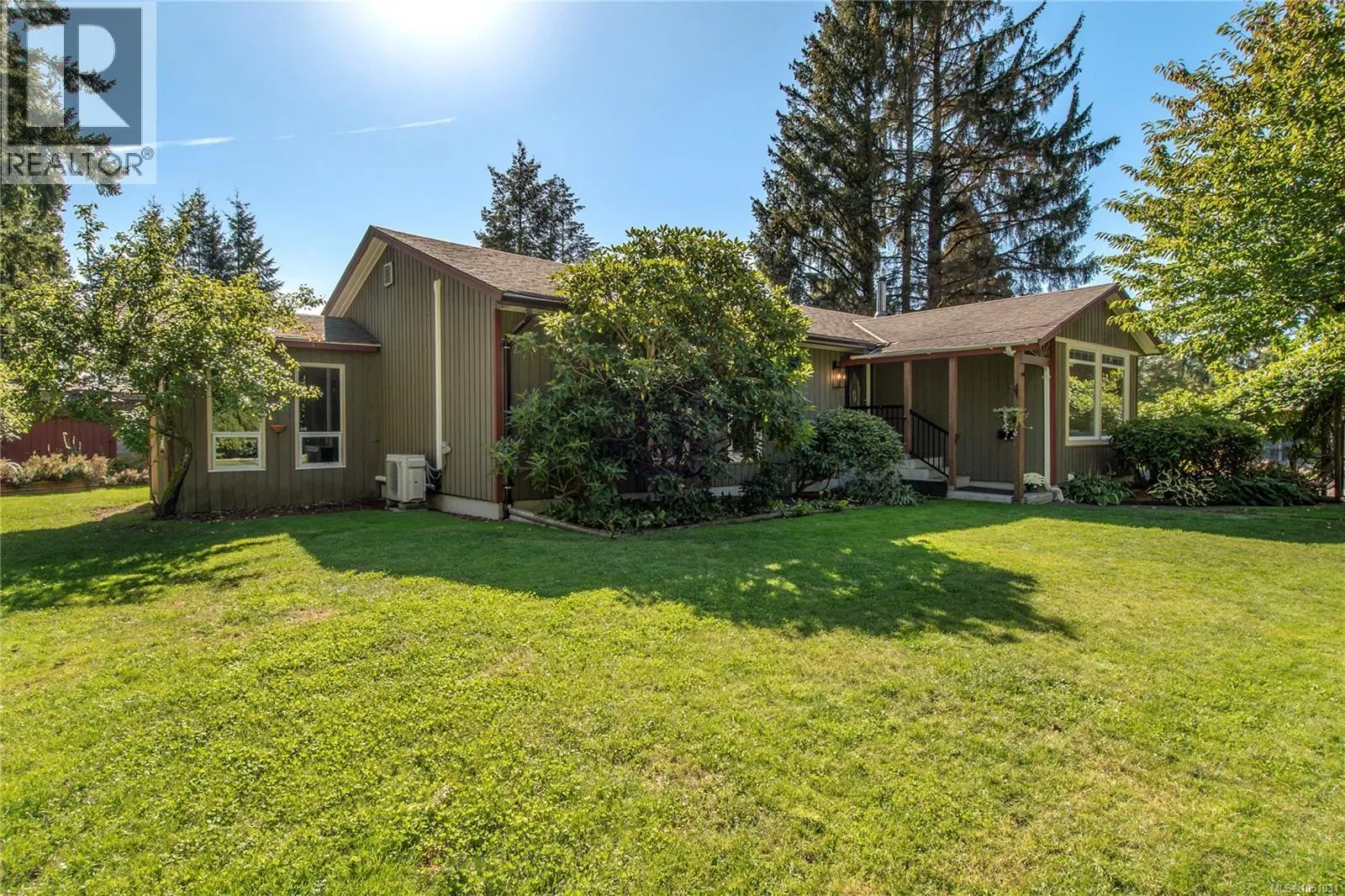 Photo 4 of 55 at 1861 Carlyle Crescent