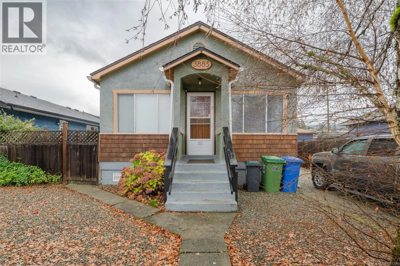 Photo 5 of 28 at 3885 14th Avenue