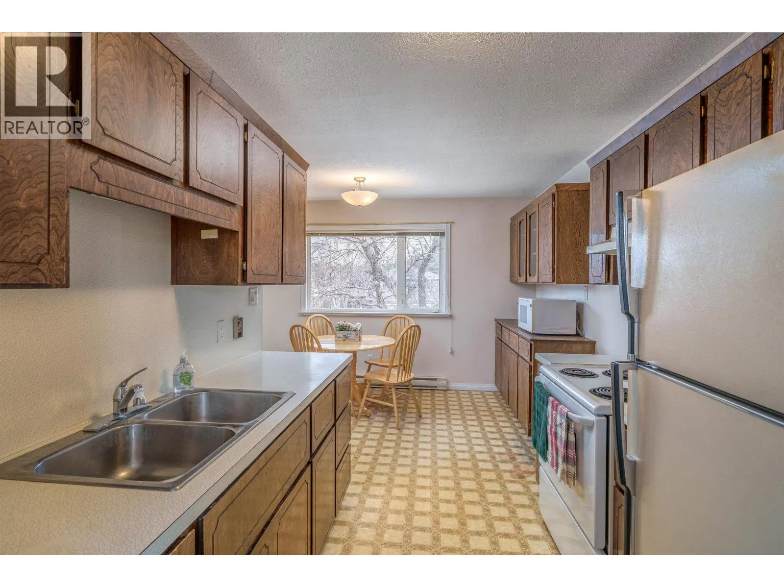 Photo 2 of 29 at 240 DOGWOOD Avenue