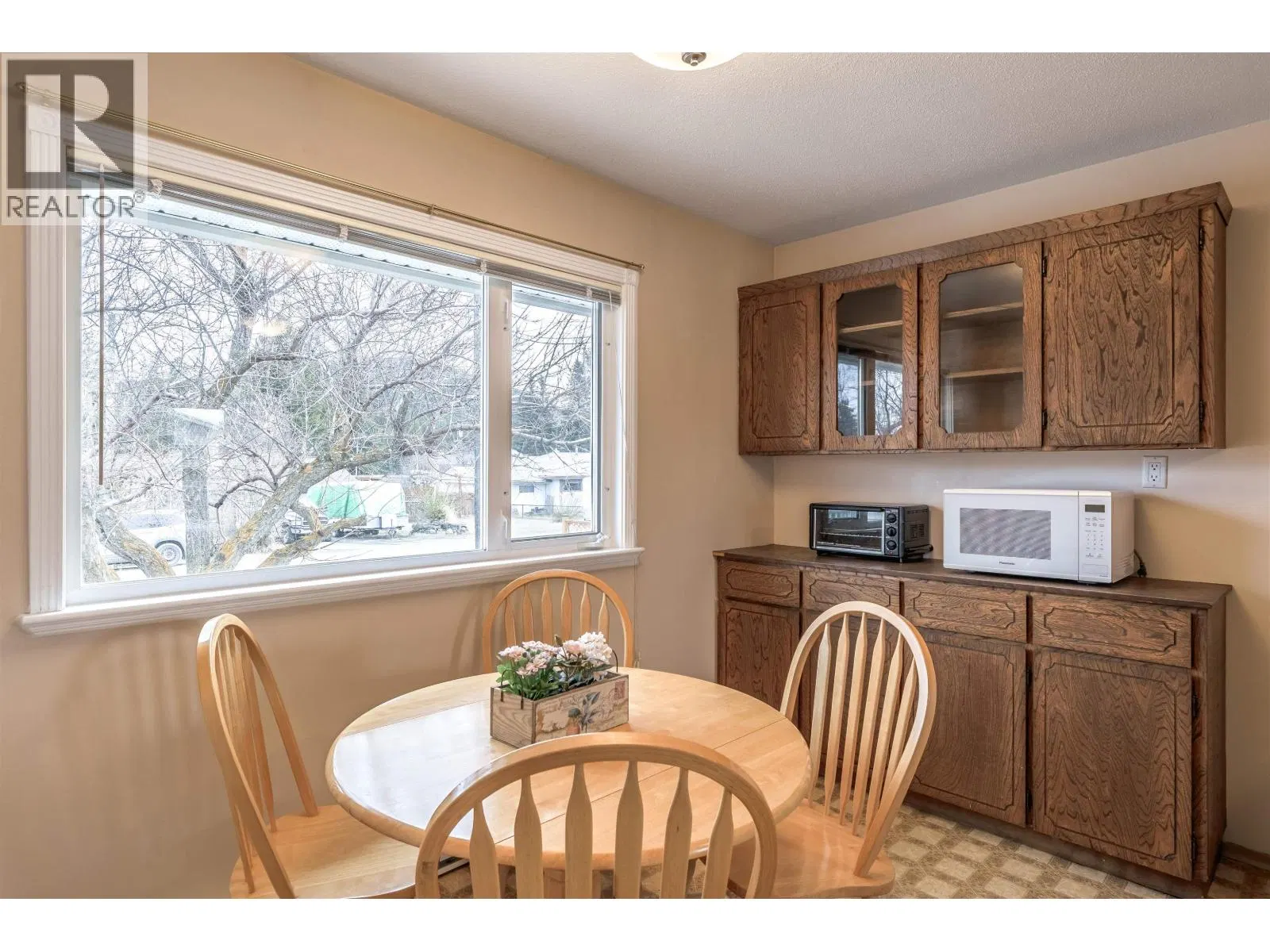 Photo 5 of 29 at 240 DOGWOOD Avenue