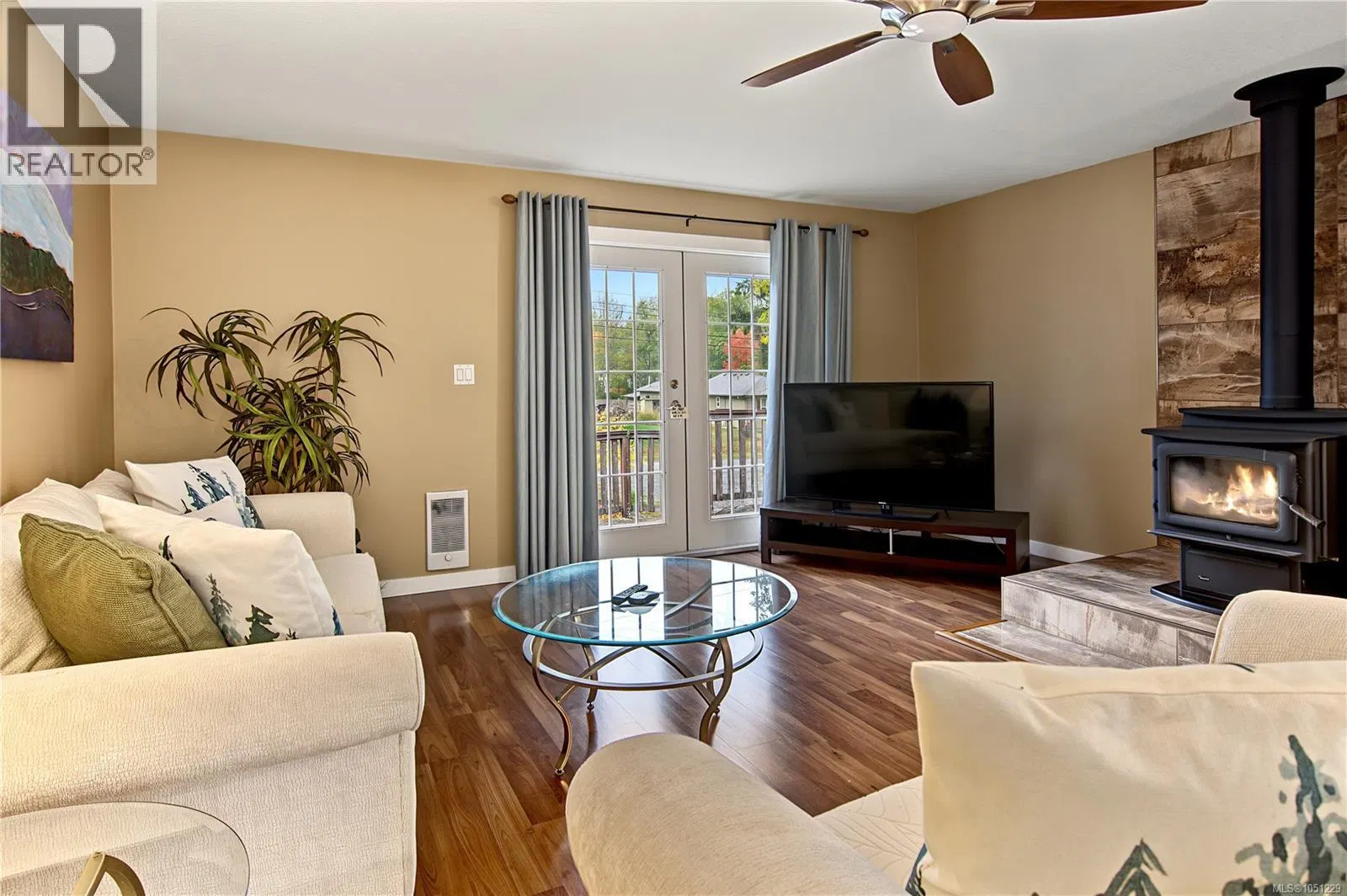 Photo 4 of 58 at 3505 Harris Crescent