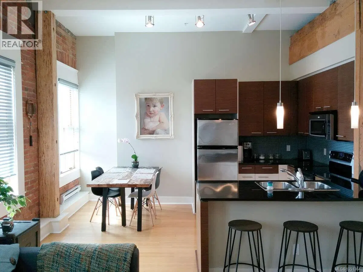 Photo 2 of 13 at #304 – 610 Johnson Street