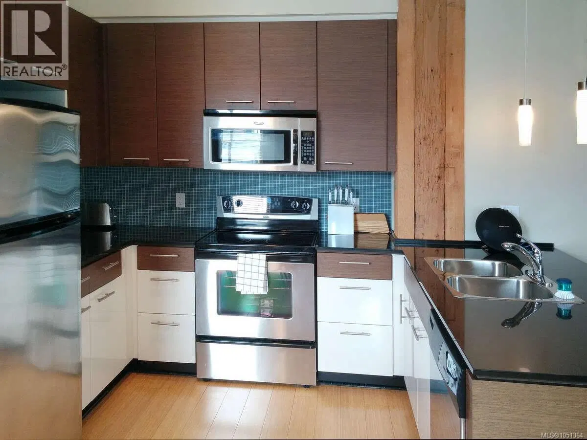 Photo 5 of 13 at #304 – 610 Johnson Street