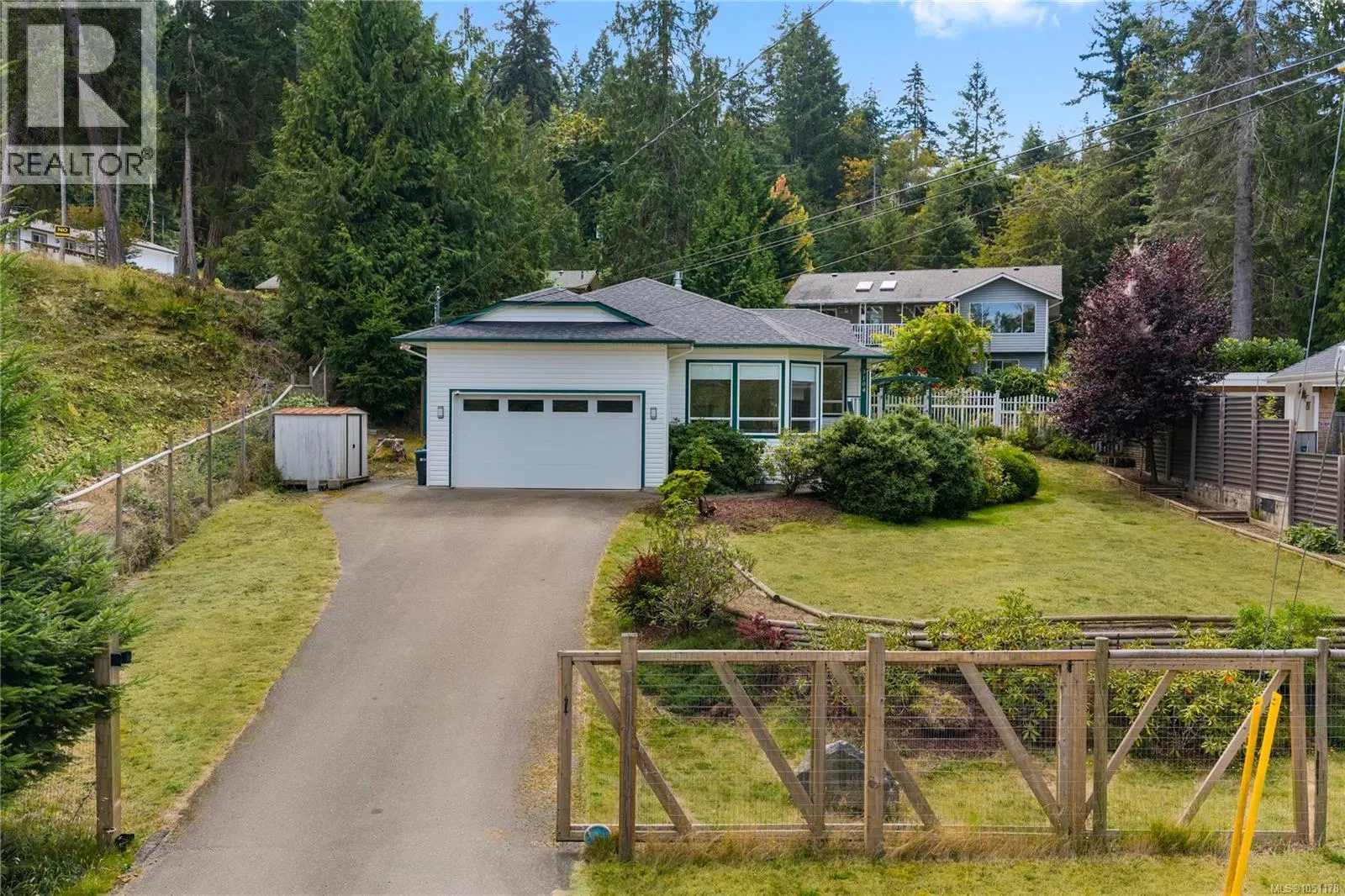 3104 Dolphin Drive