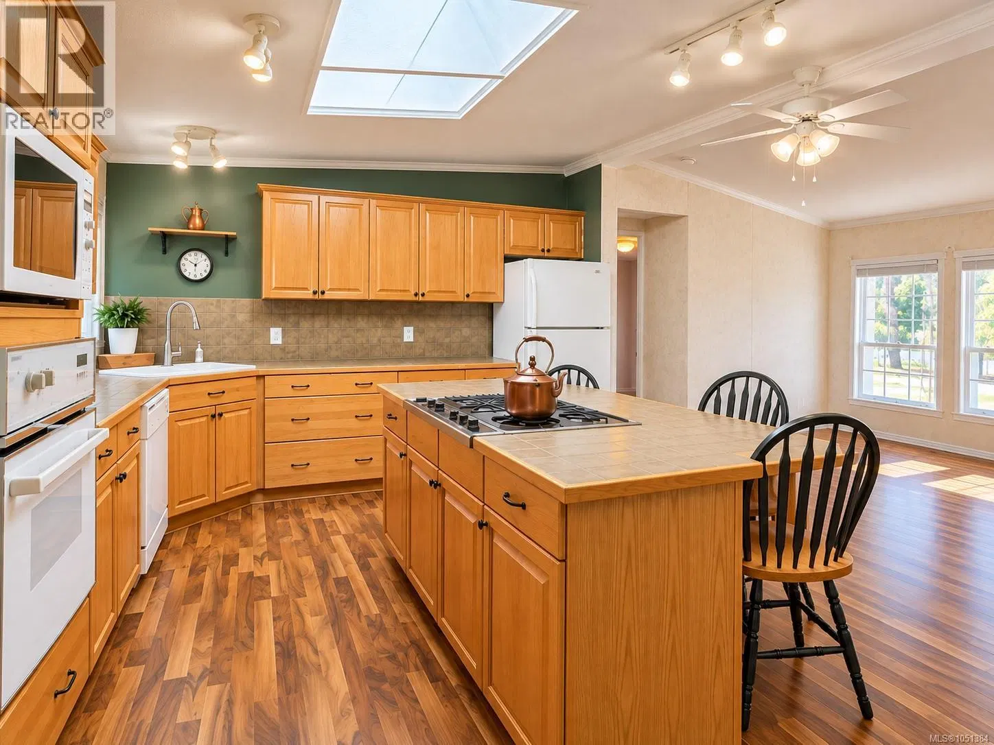 Photo 5 of 40 at #23 – 6820 Parklands Place