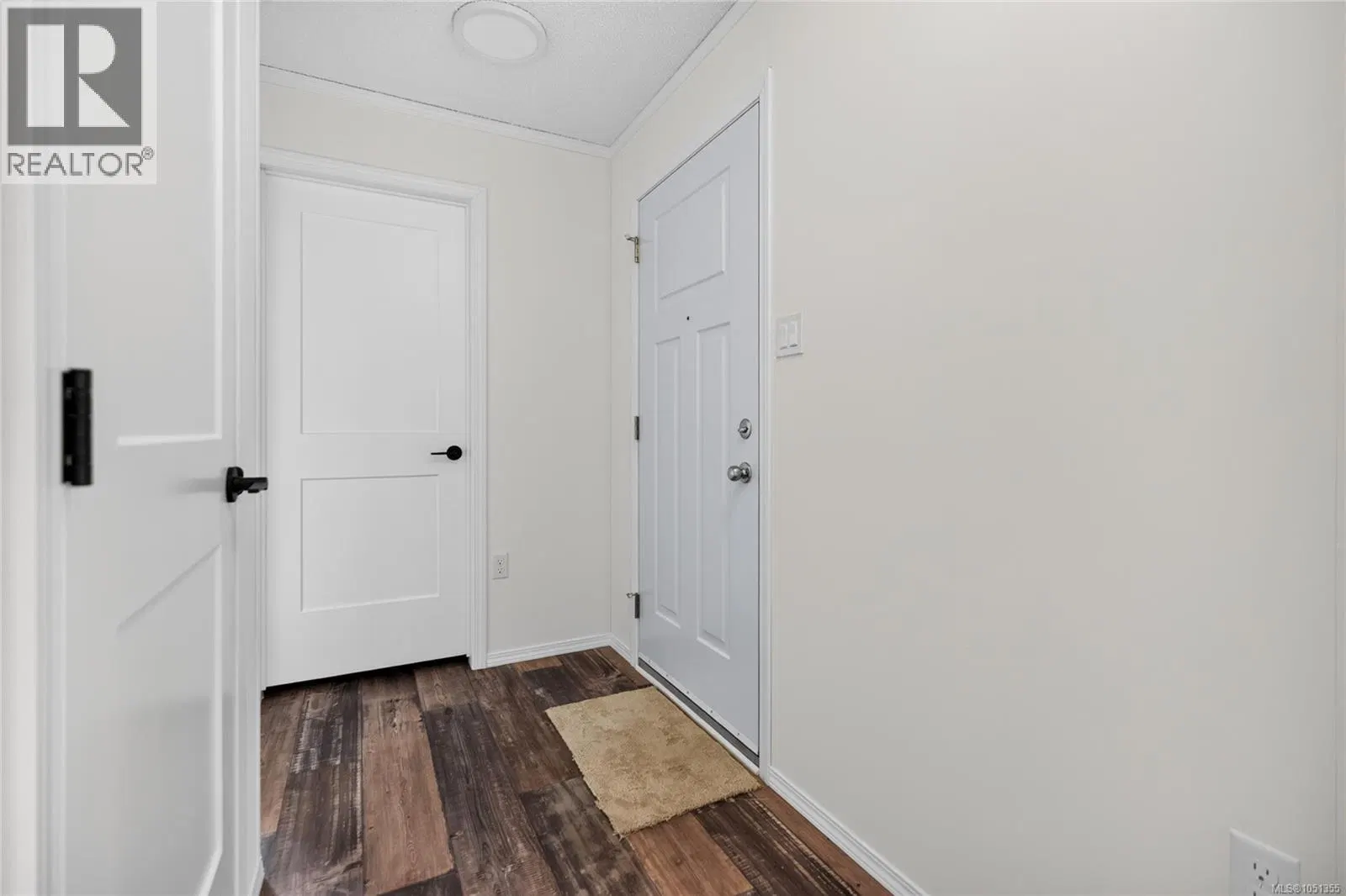 Photo 5 of 46 at 2104 Pemberton Place