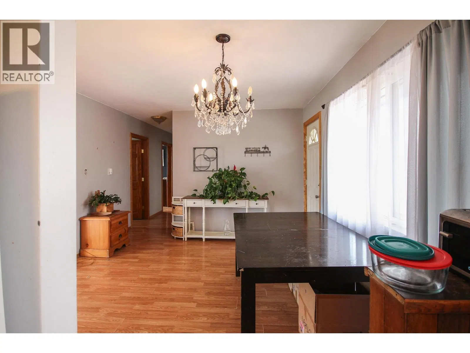 Photo 5 of 14 at 1621 95 Avenue