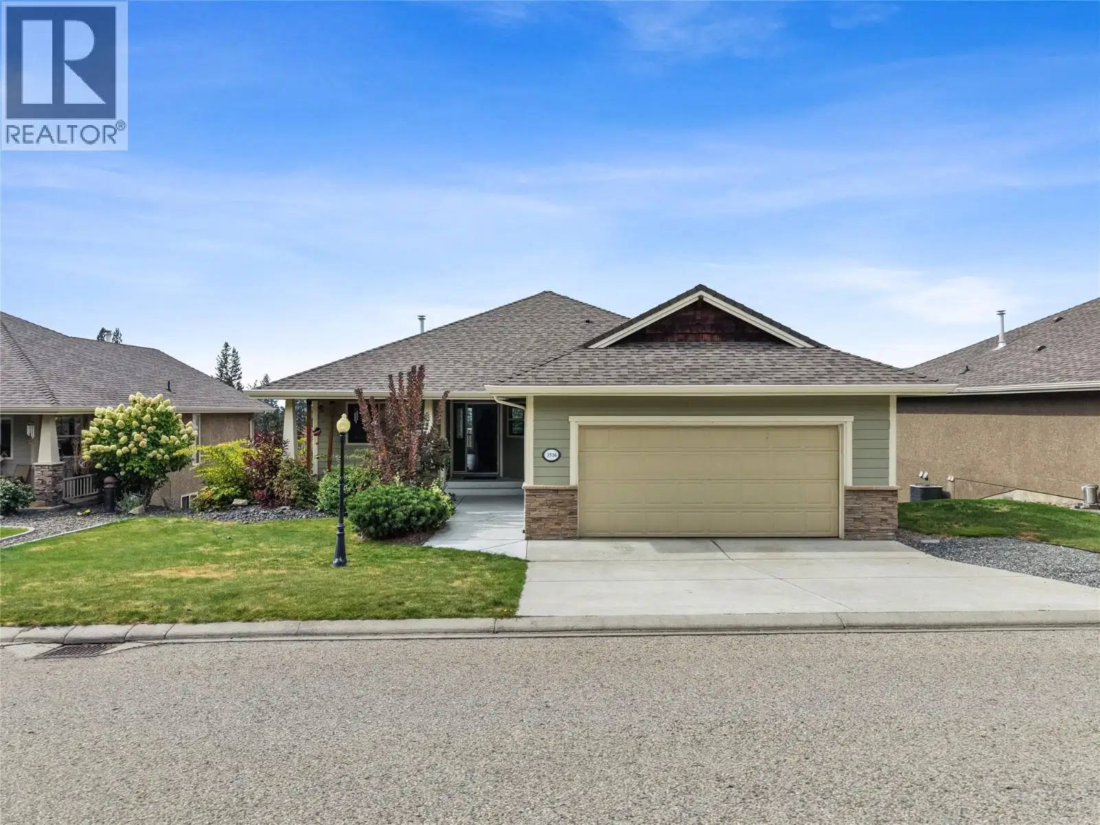 3516 Camelback Drive
