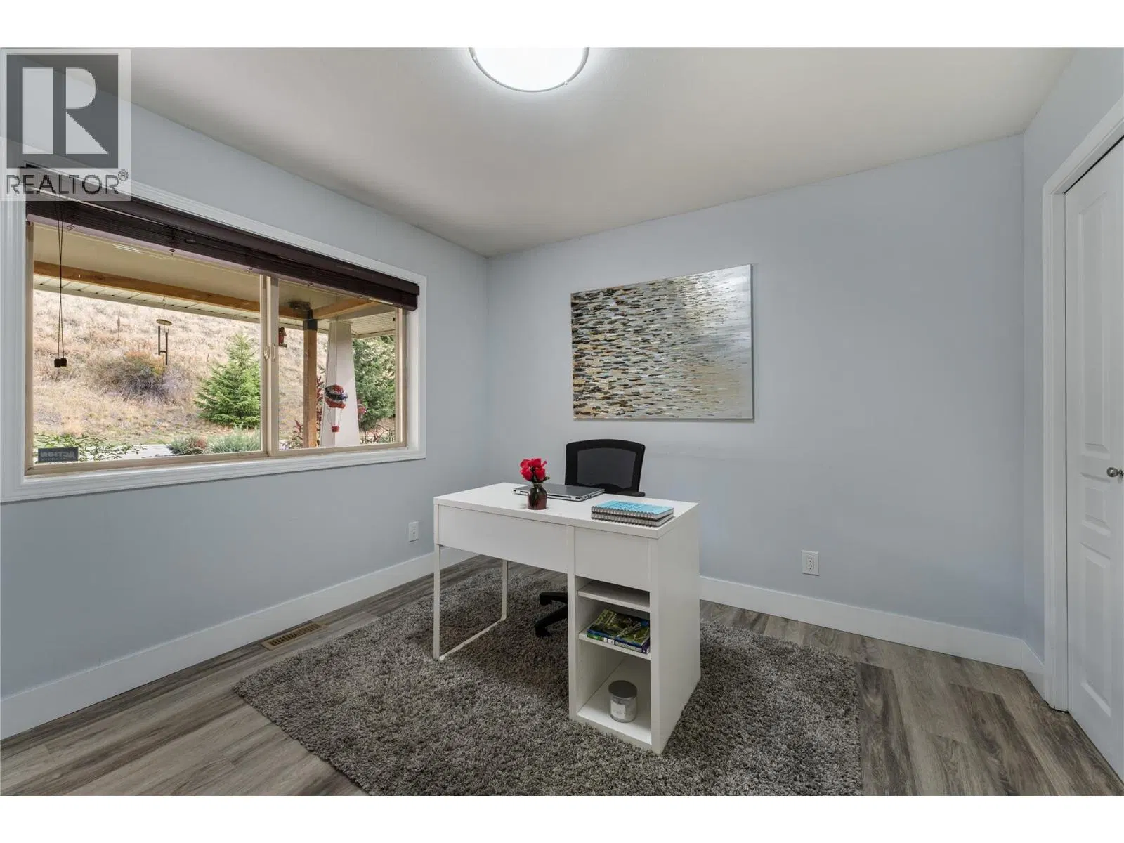 Photo 5 of 73 at 3516 Camelback Drive