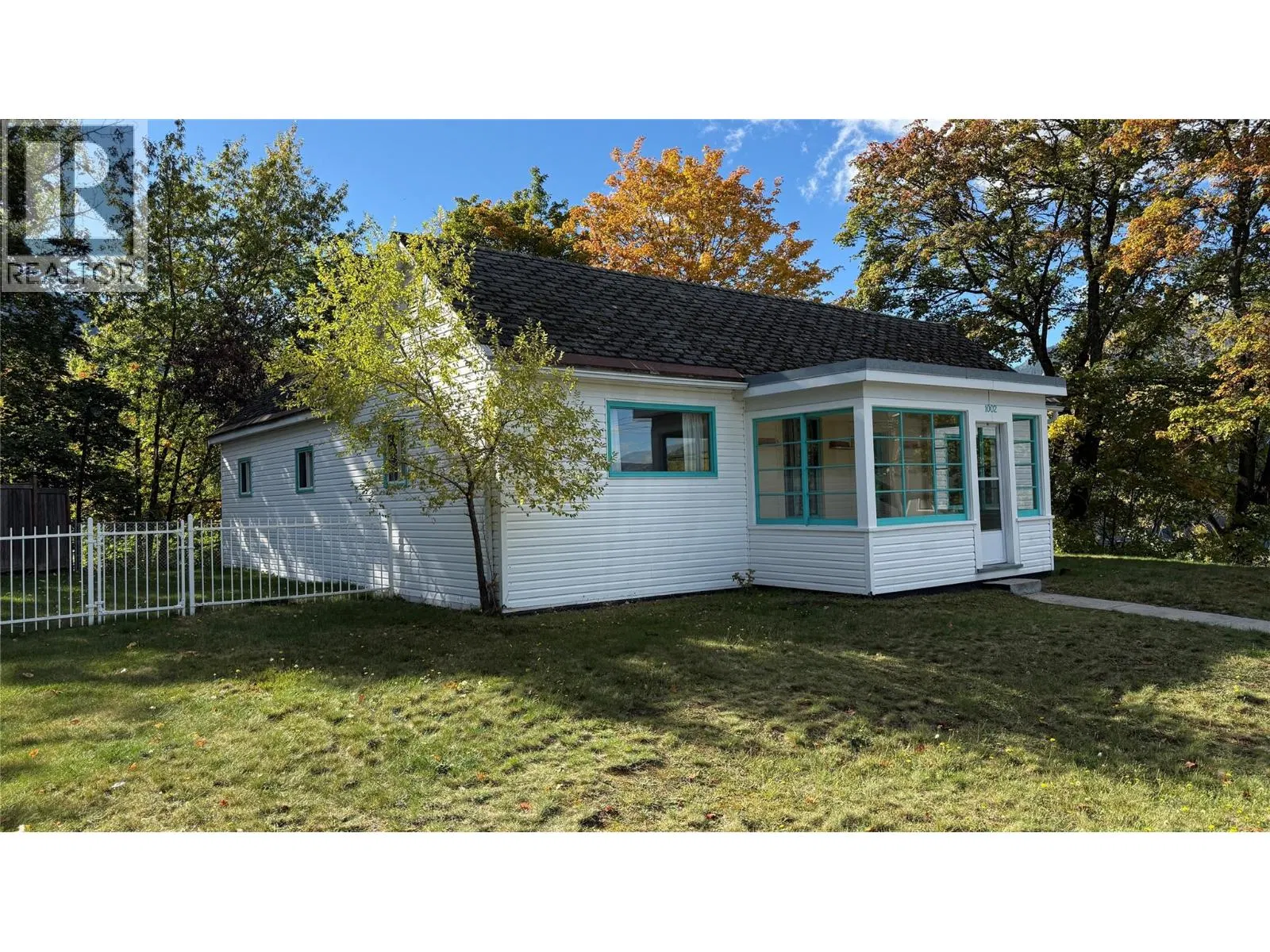 Photo 1 of 46 at 1002 Kootenay Street