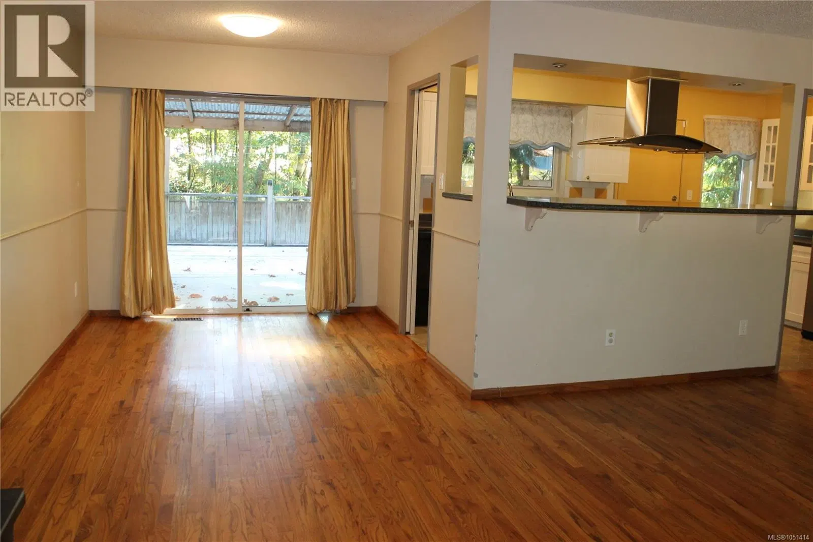 Photo 4 of 27 at 1620 Cowichan Bay Road