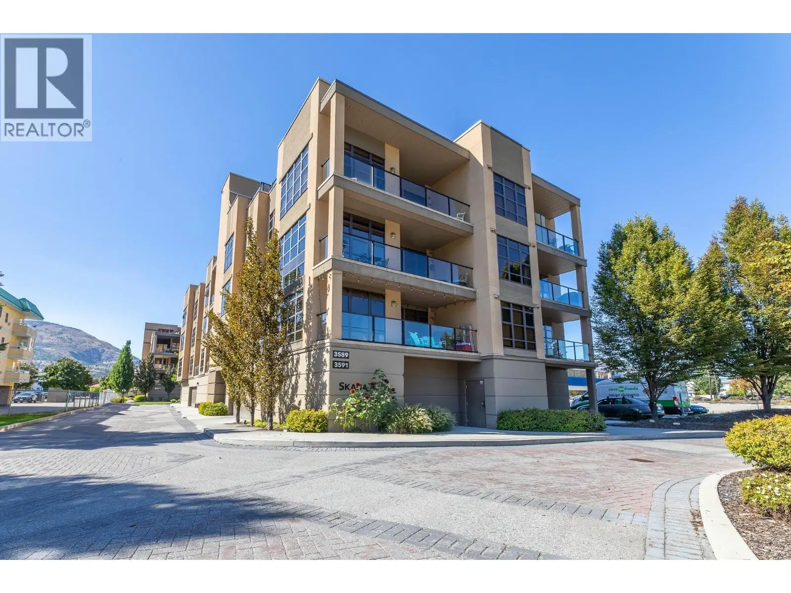 #204 – 3589 Skaha Lake Road