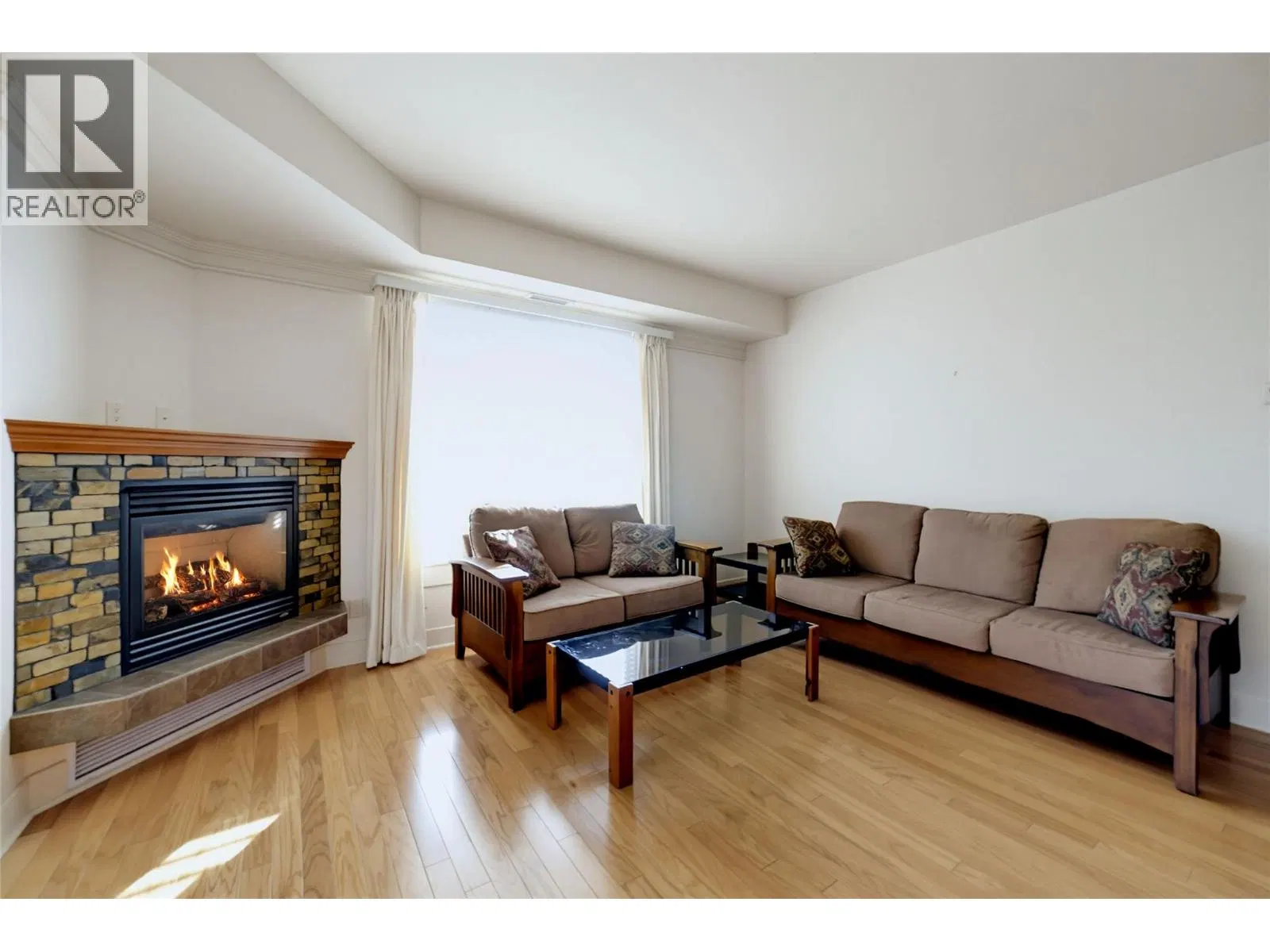 Photo 4 of 43 at #202 – 611 Shuswap Street