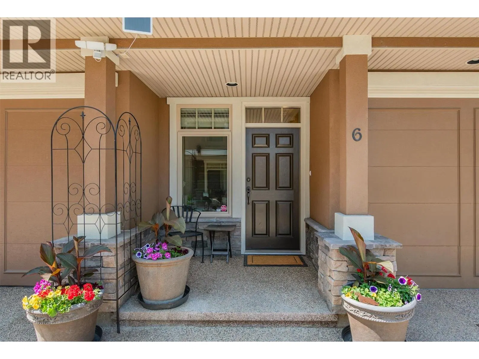 Photo 3 of 41 at #6 – 4356 Beach Avenue
