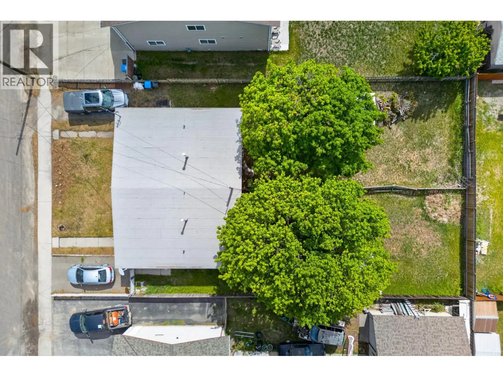 Photo 5 of 9 at 2638 Clapperton Avenue